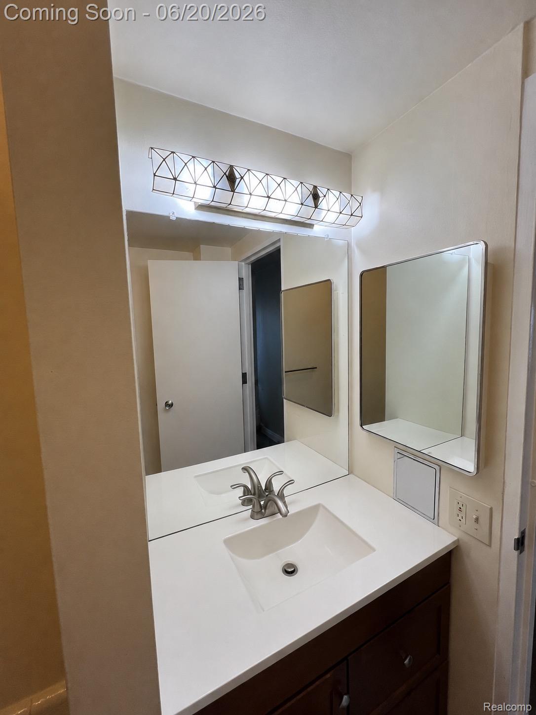8200 E Jefferson Avenue 1509 Property Photo 17