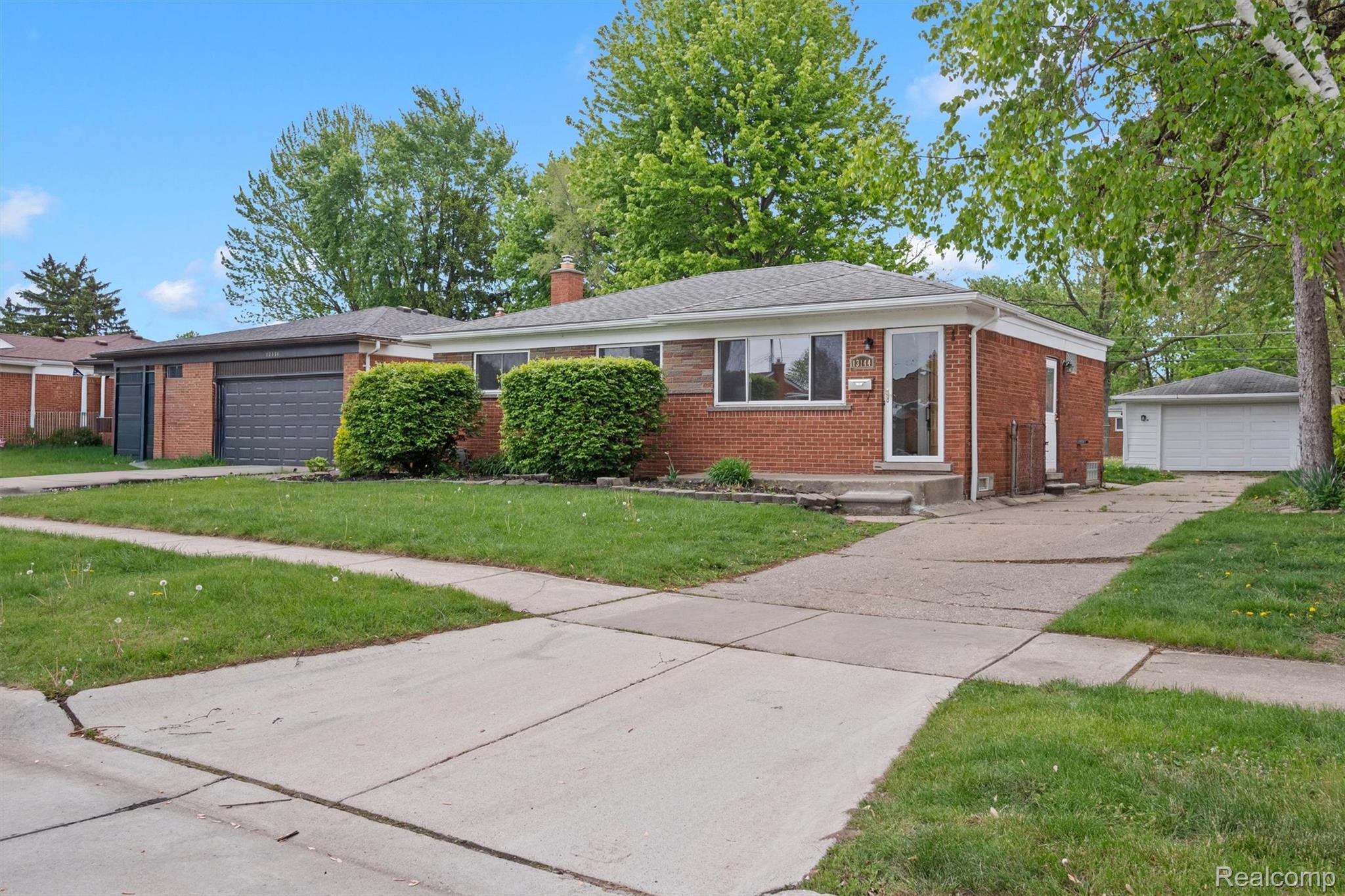 13144 Stamford Avenue Property Photo 1