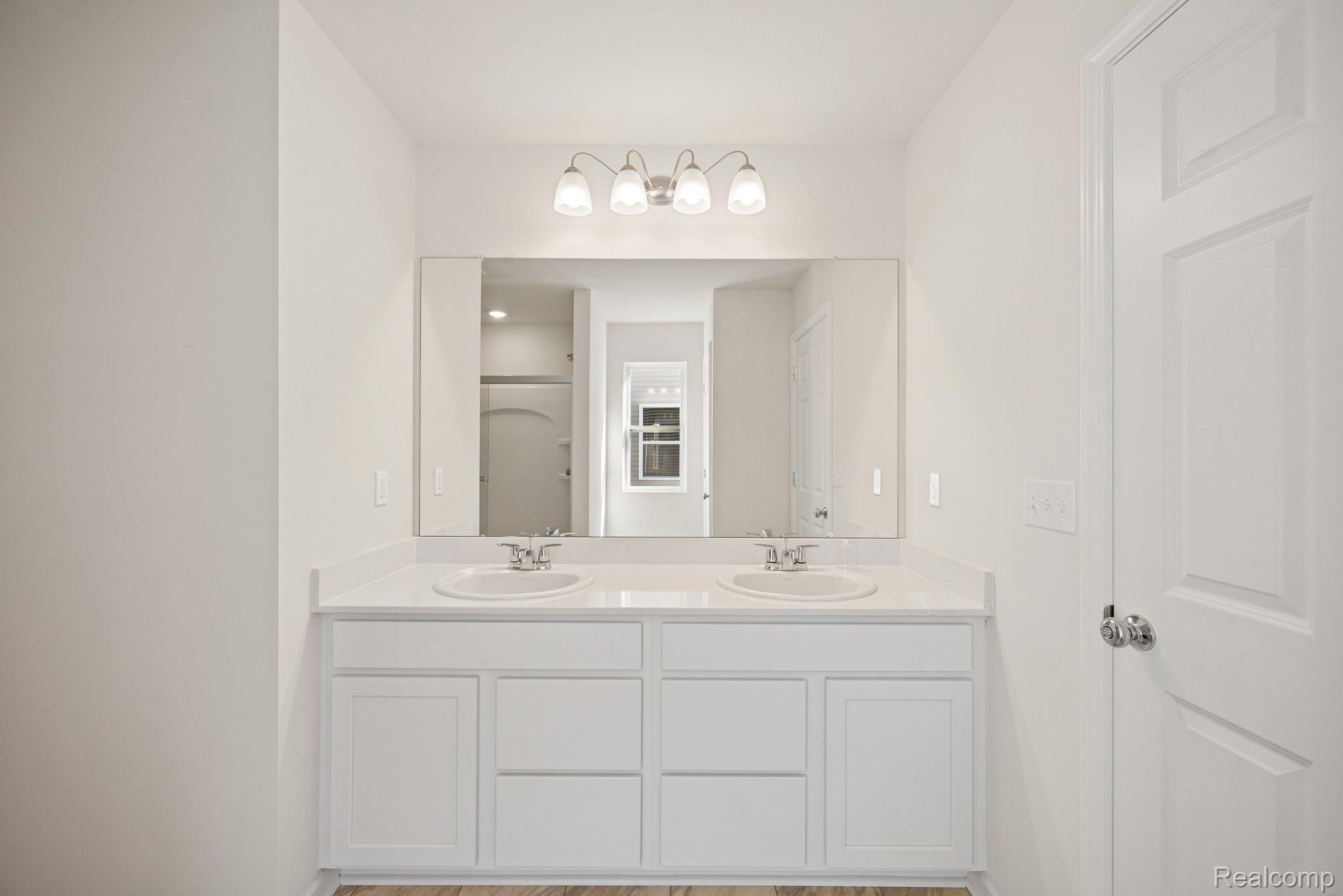 412 Hidden River W Property Photo 16