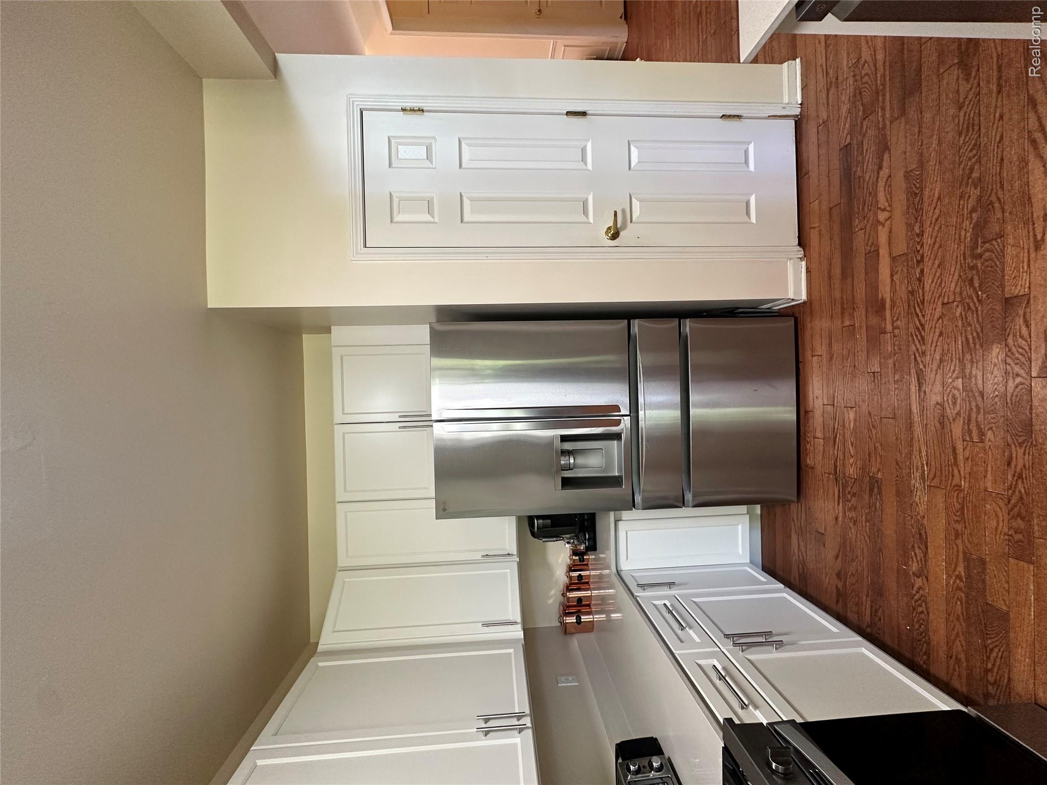 7383 Tottenham Property Photo 16