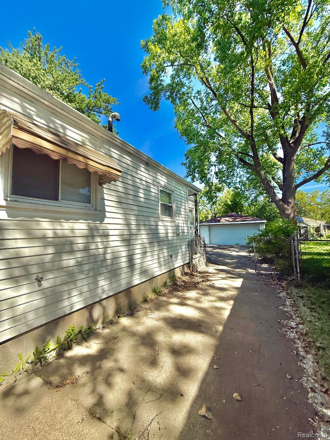 13335 Charlotte Avenue Property Photo 6