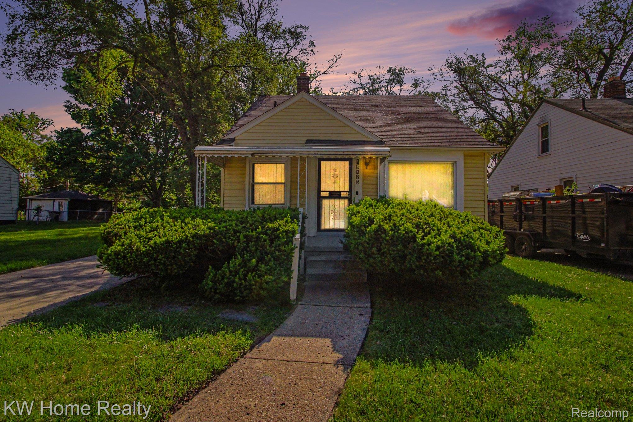 18426 Winthrop Street Property Photo 2