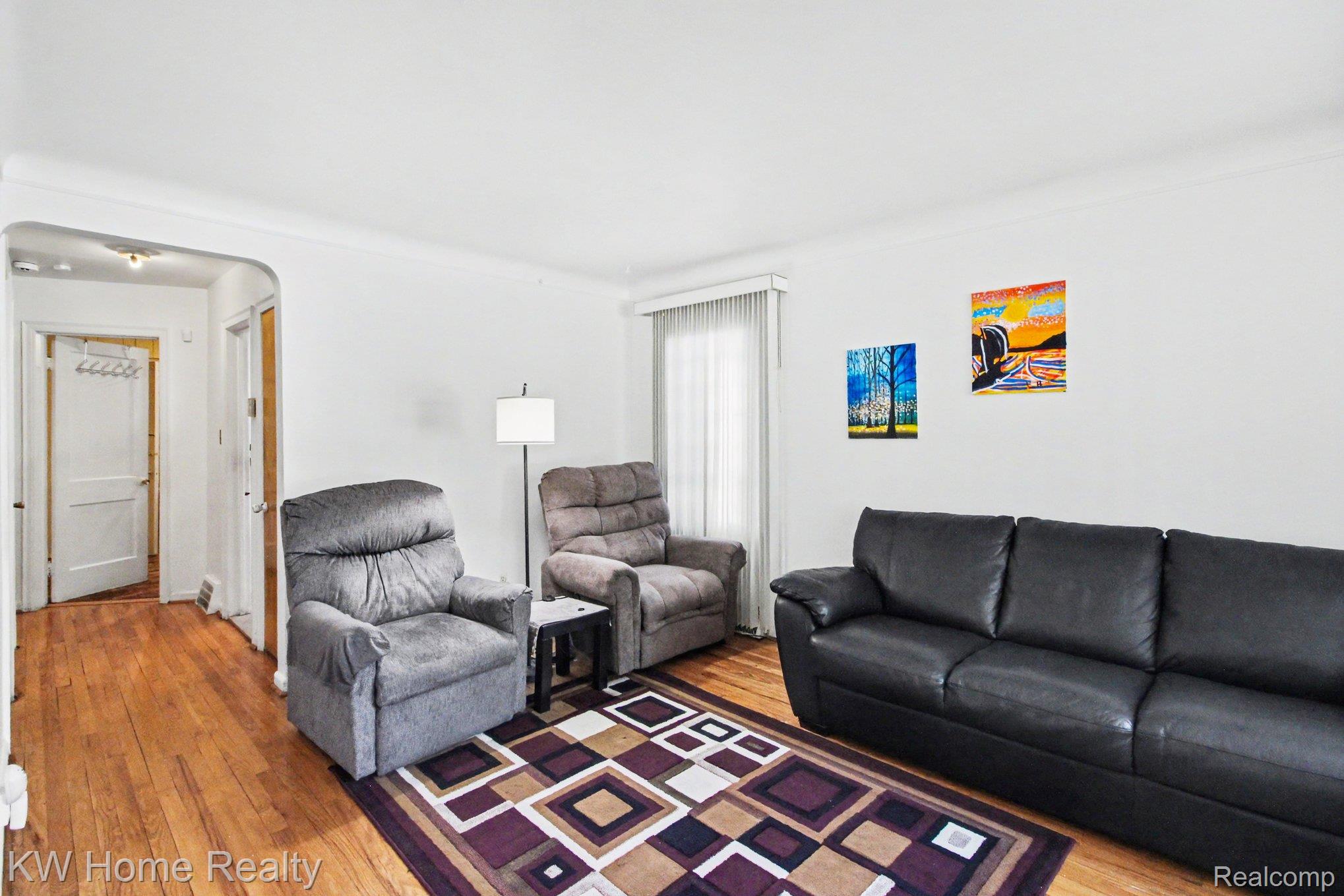 18426 Winthrop Street Property Photo 4