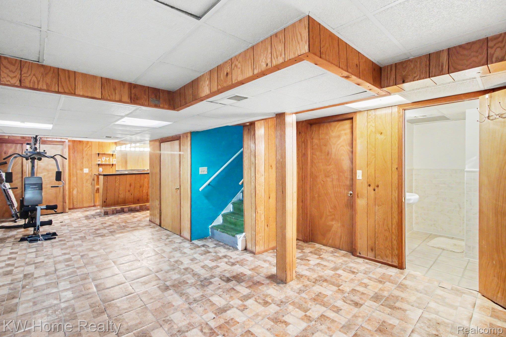18426 Winthrop Street Property Photo 12