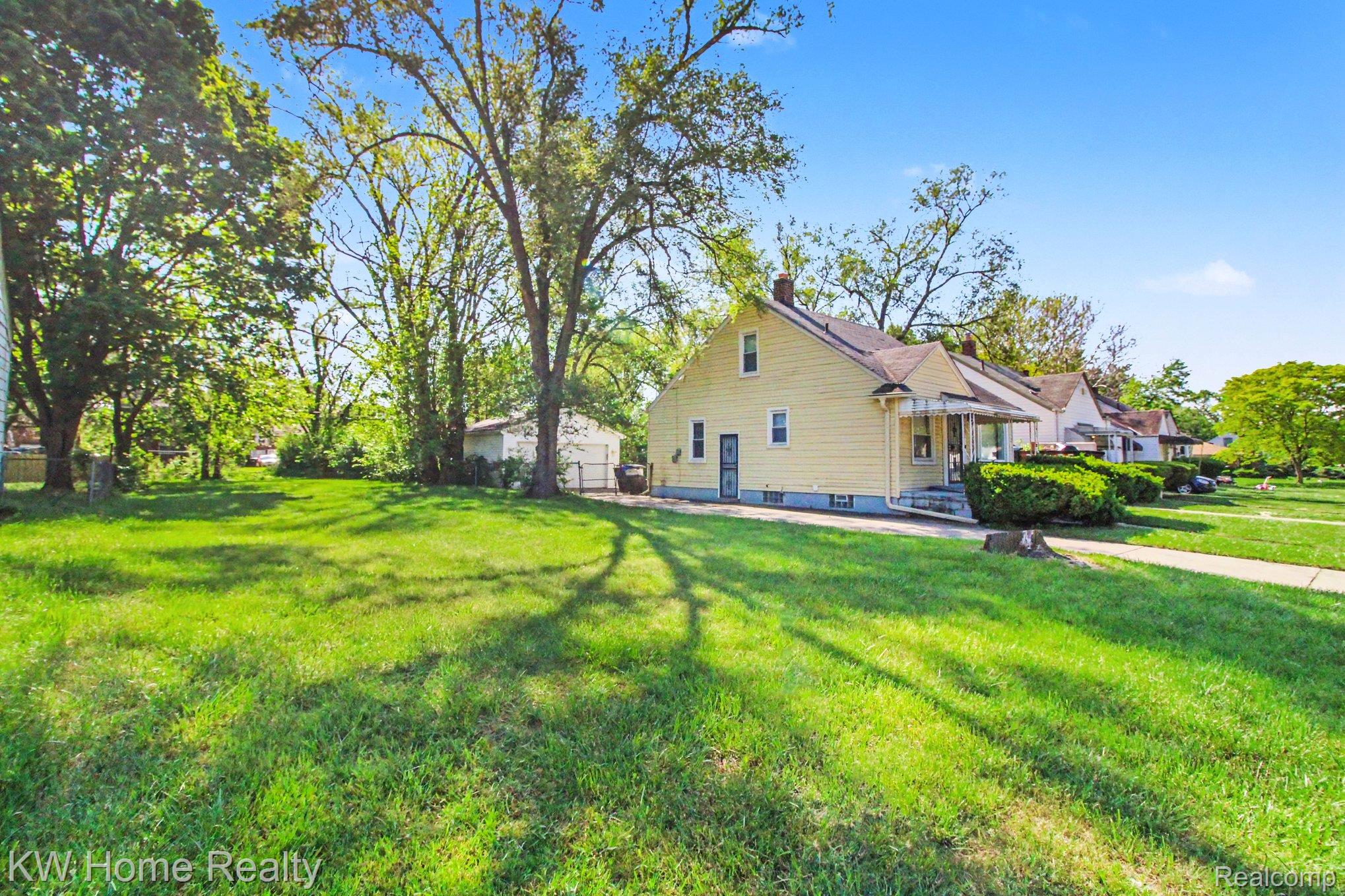 18426 Winthrop Street Property Photo 16
