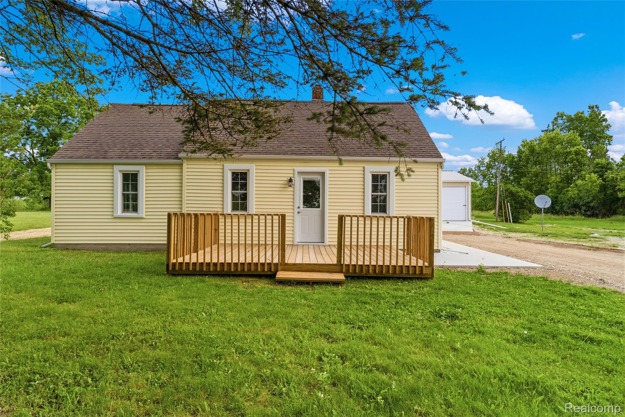 3241 E Frances Road Property Photo 4