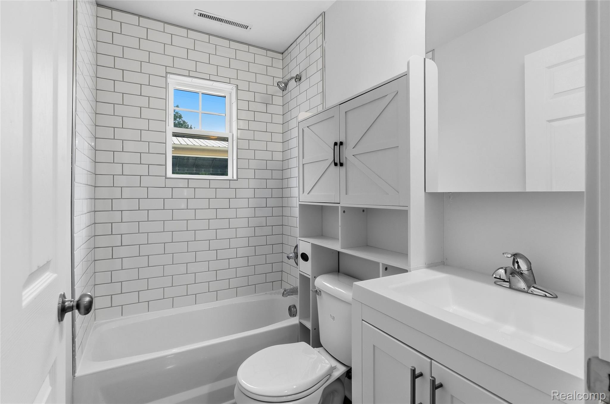 3241 E Frances Road Property Photo 17