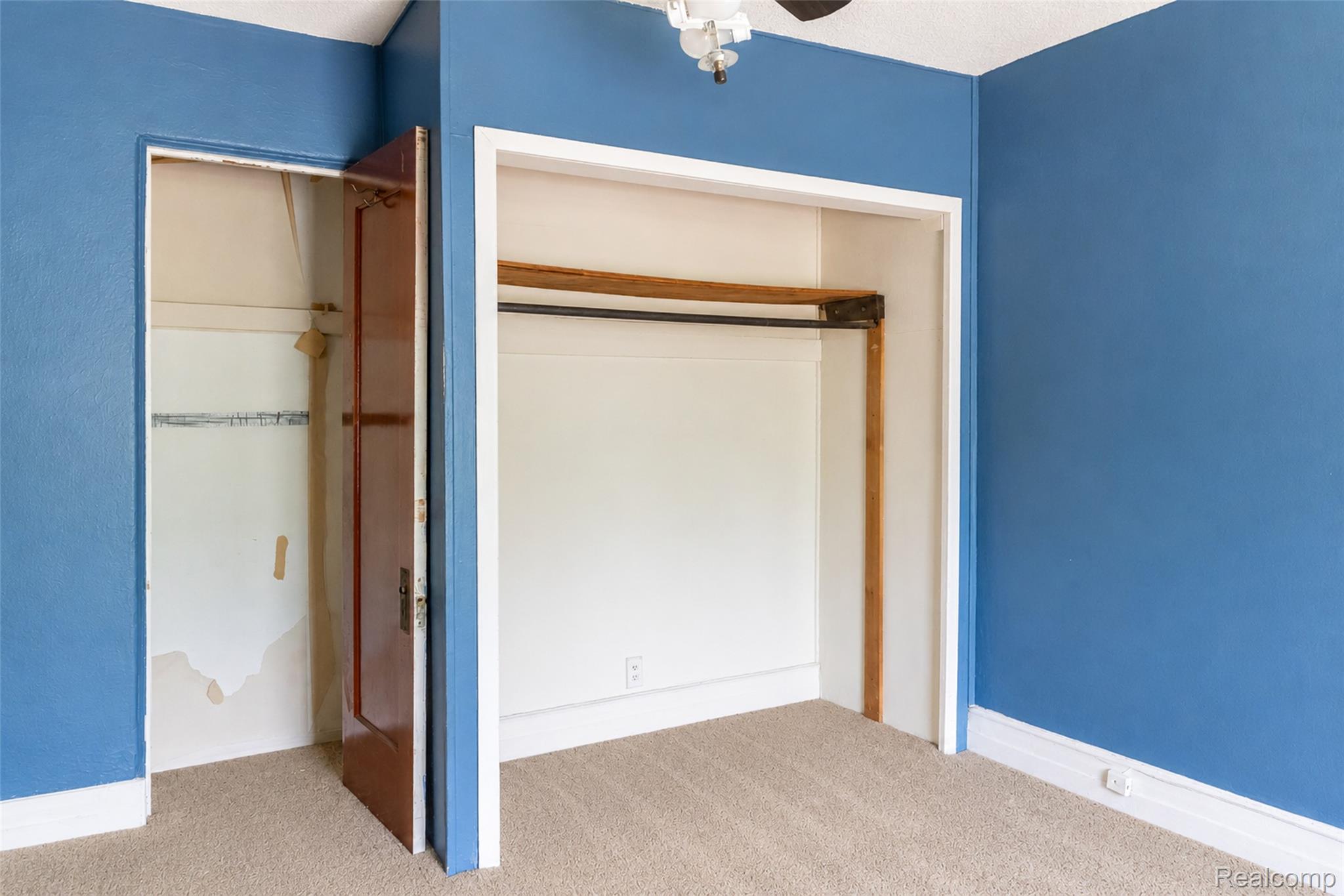 24362 Outer Drive Property Photo 28