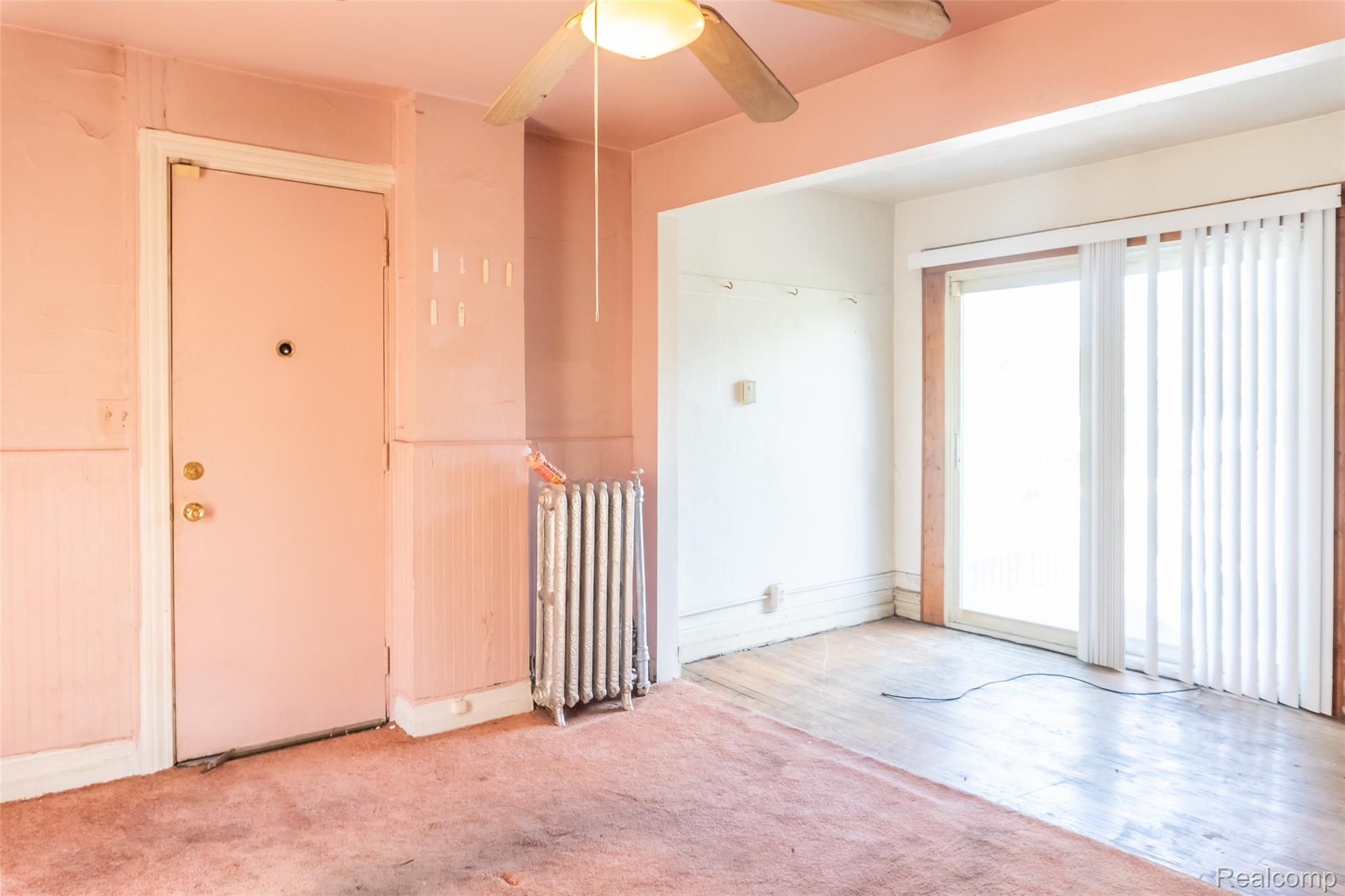 24362 Outer Drive Property Photo 32