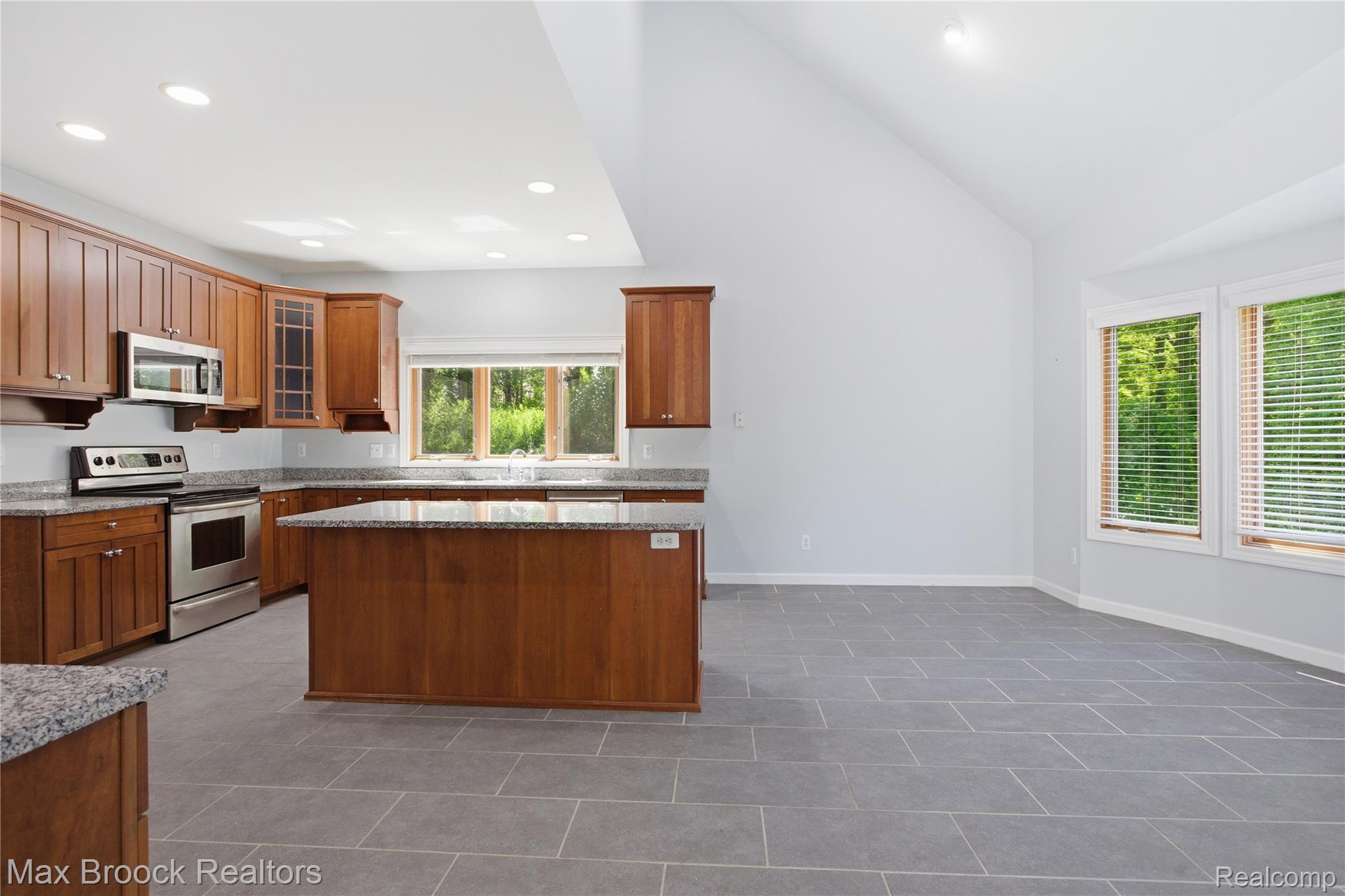 11910 Scott Road Property Photo 17