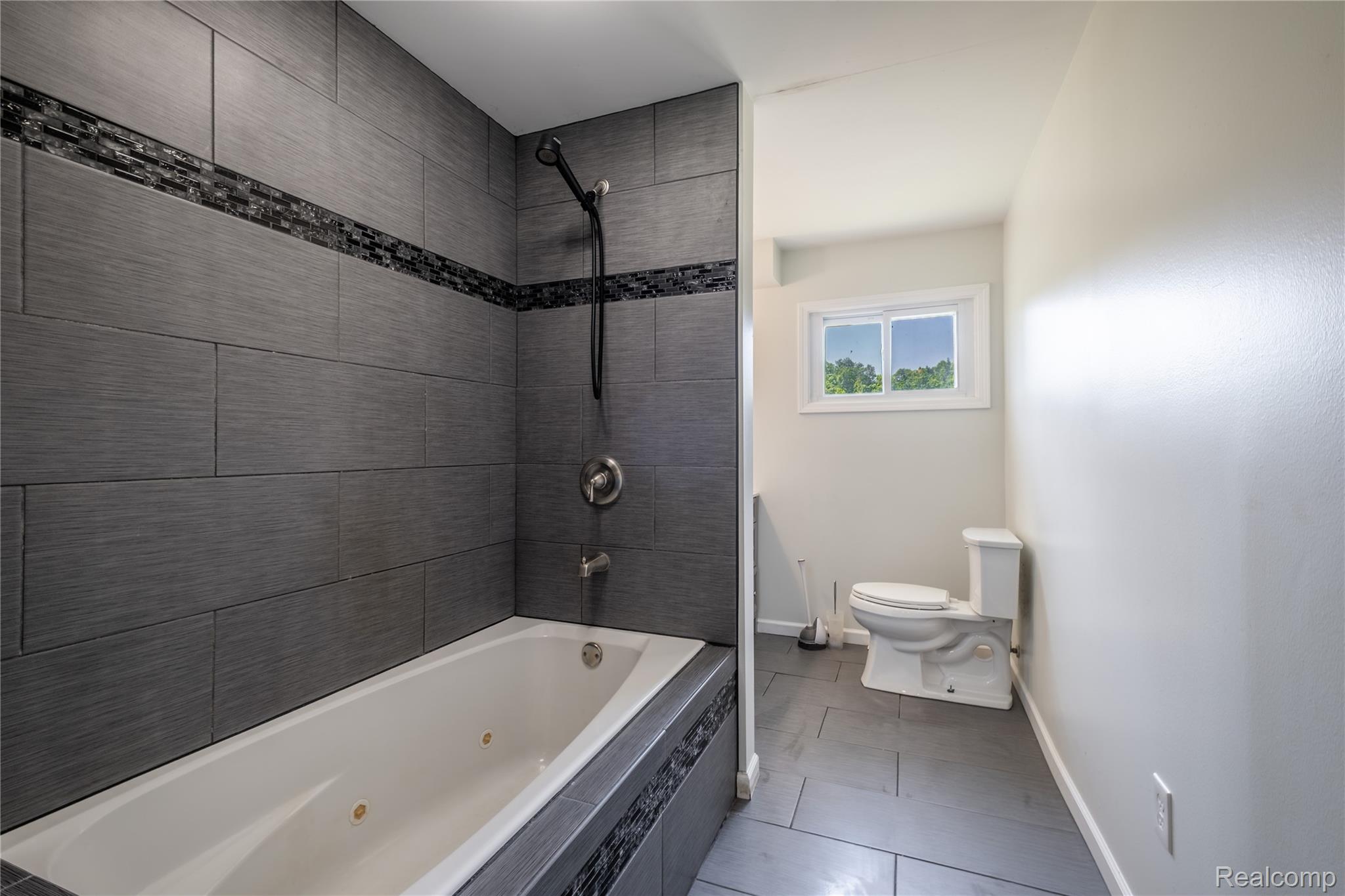 12238 Jennings Road Property Photo 10