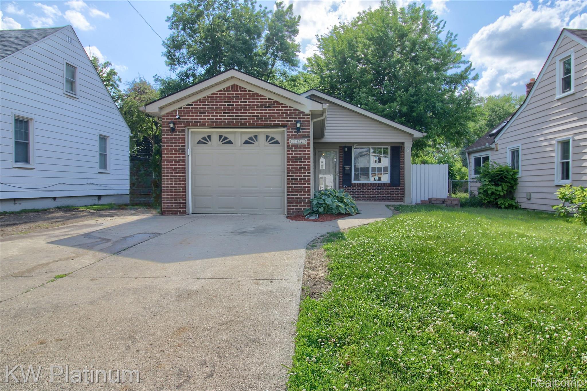 4452 Croissant Street Property Photo 1