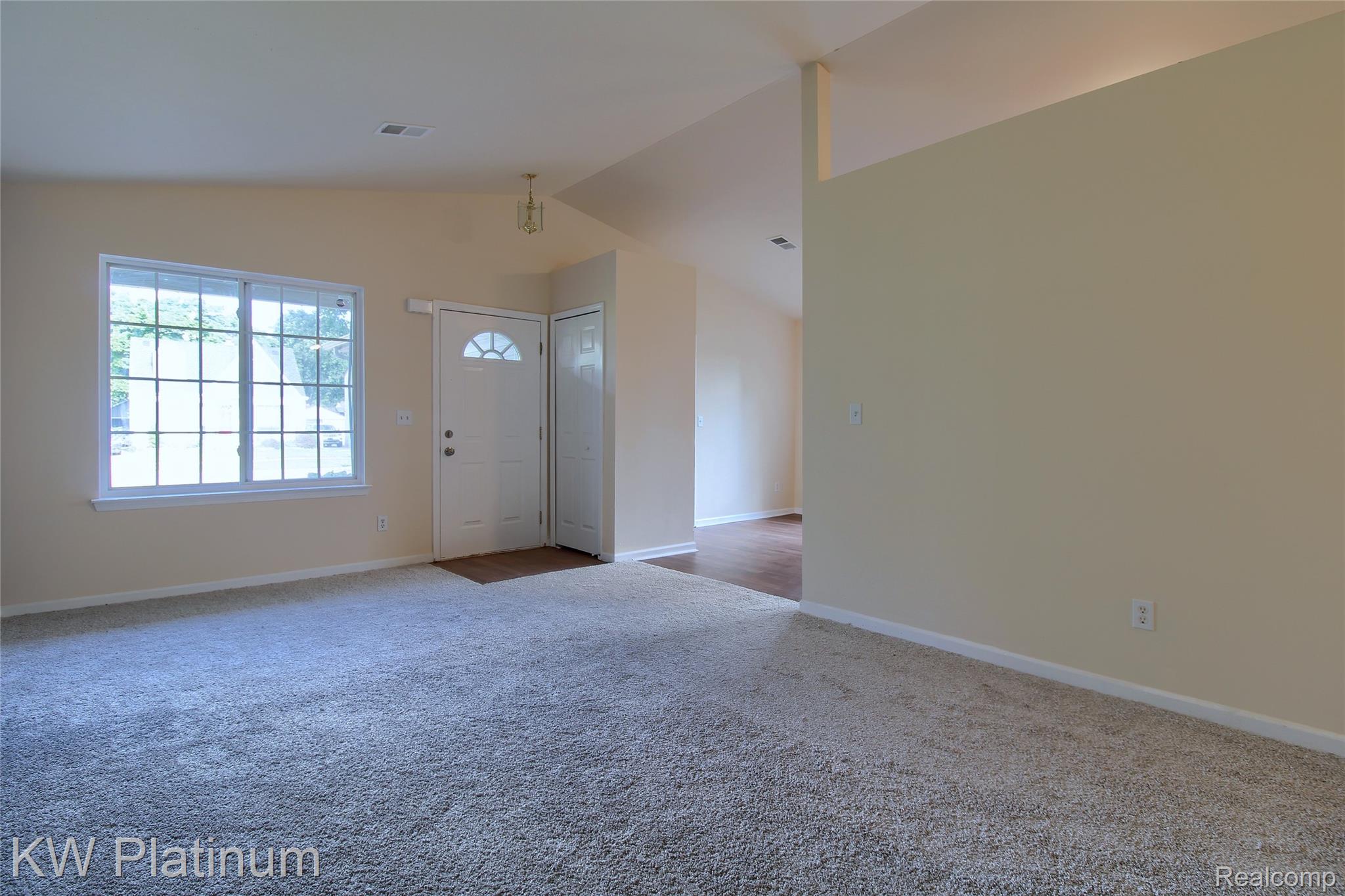 4452 Croissant Street Property Photo 5