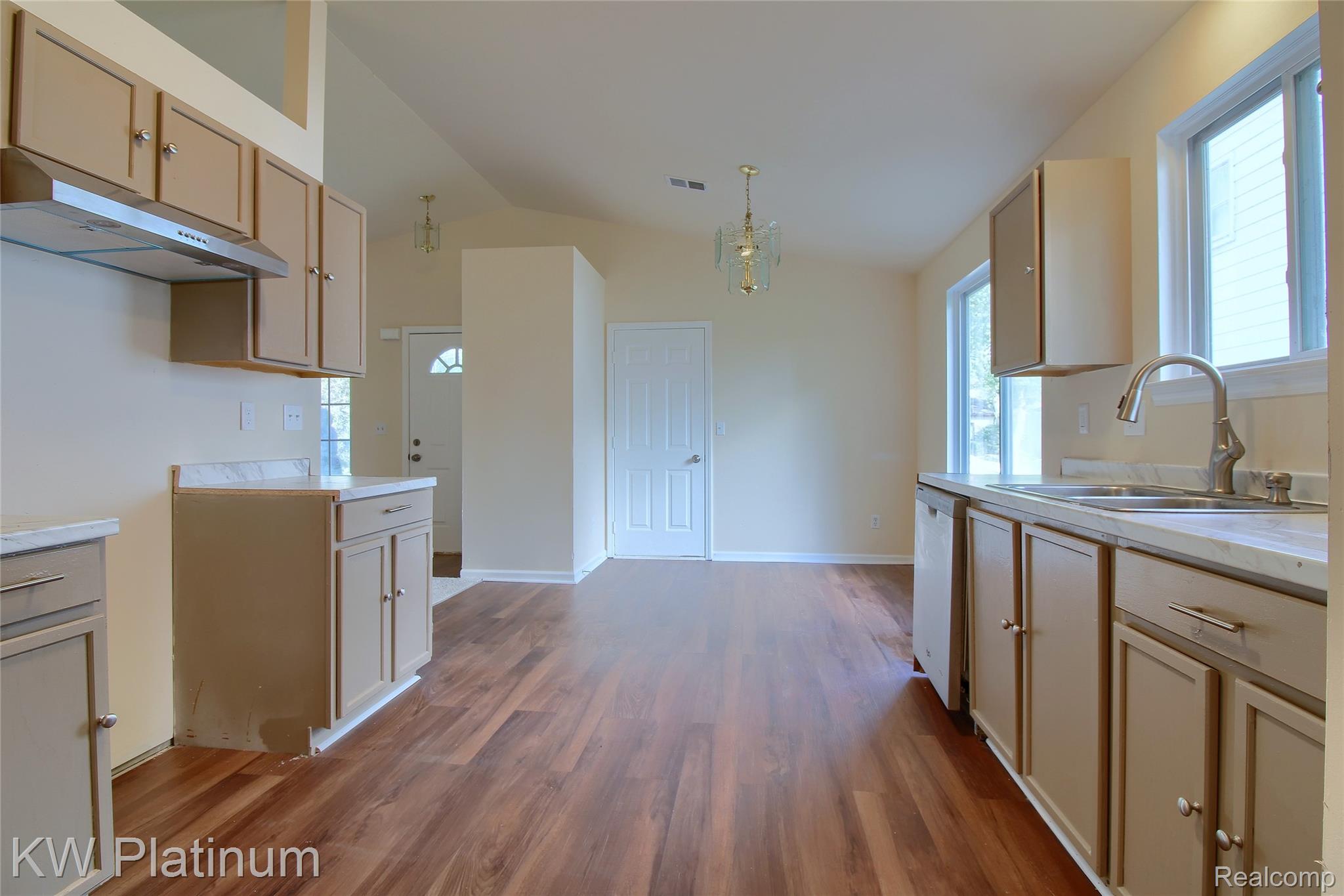 4452 Croissant Street Property Photo 10