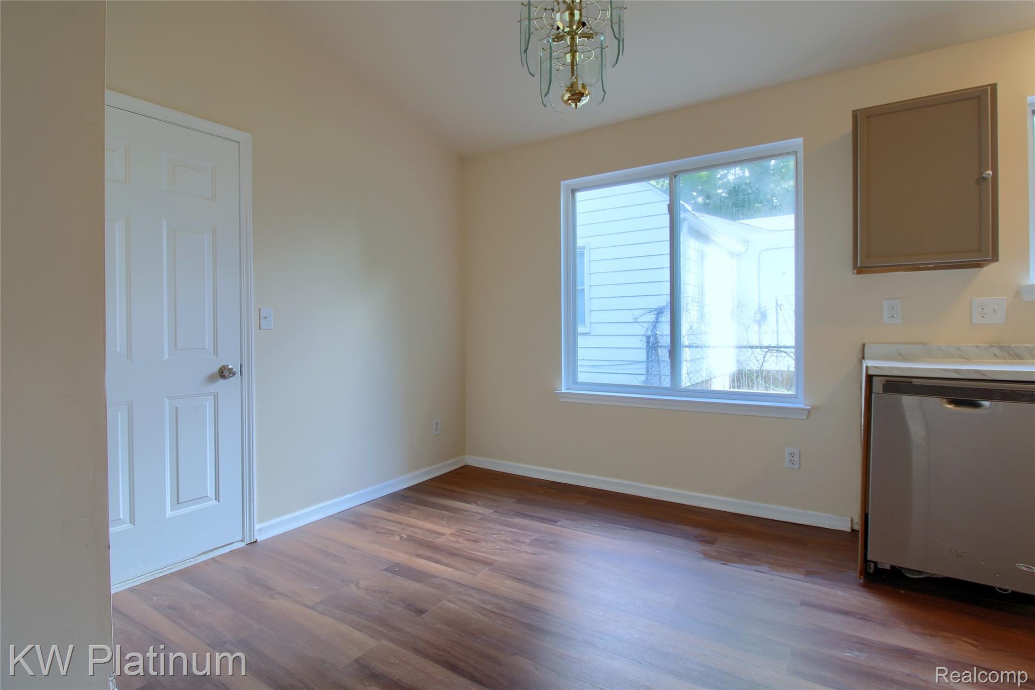 4452 Croissant Street Property Photo 11