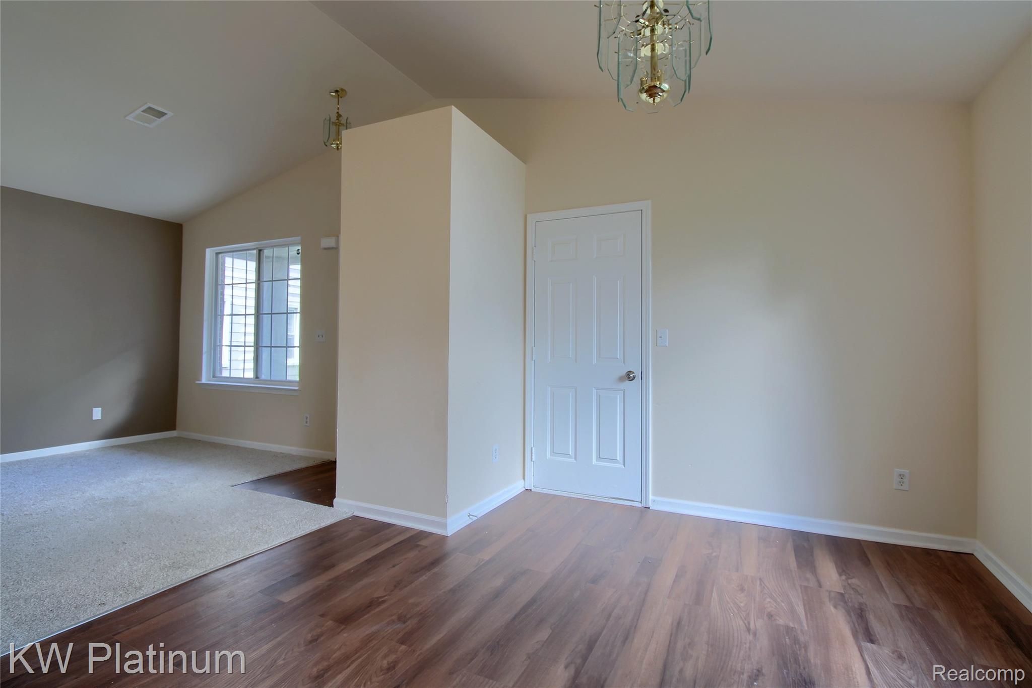 4452 Croissant Street Property Photo 12