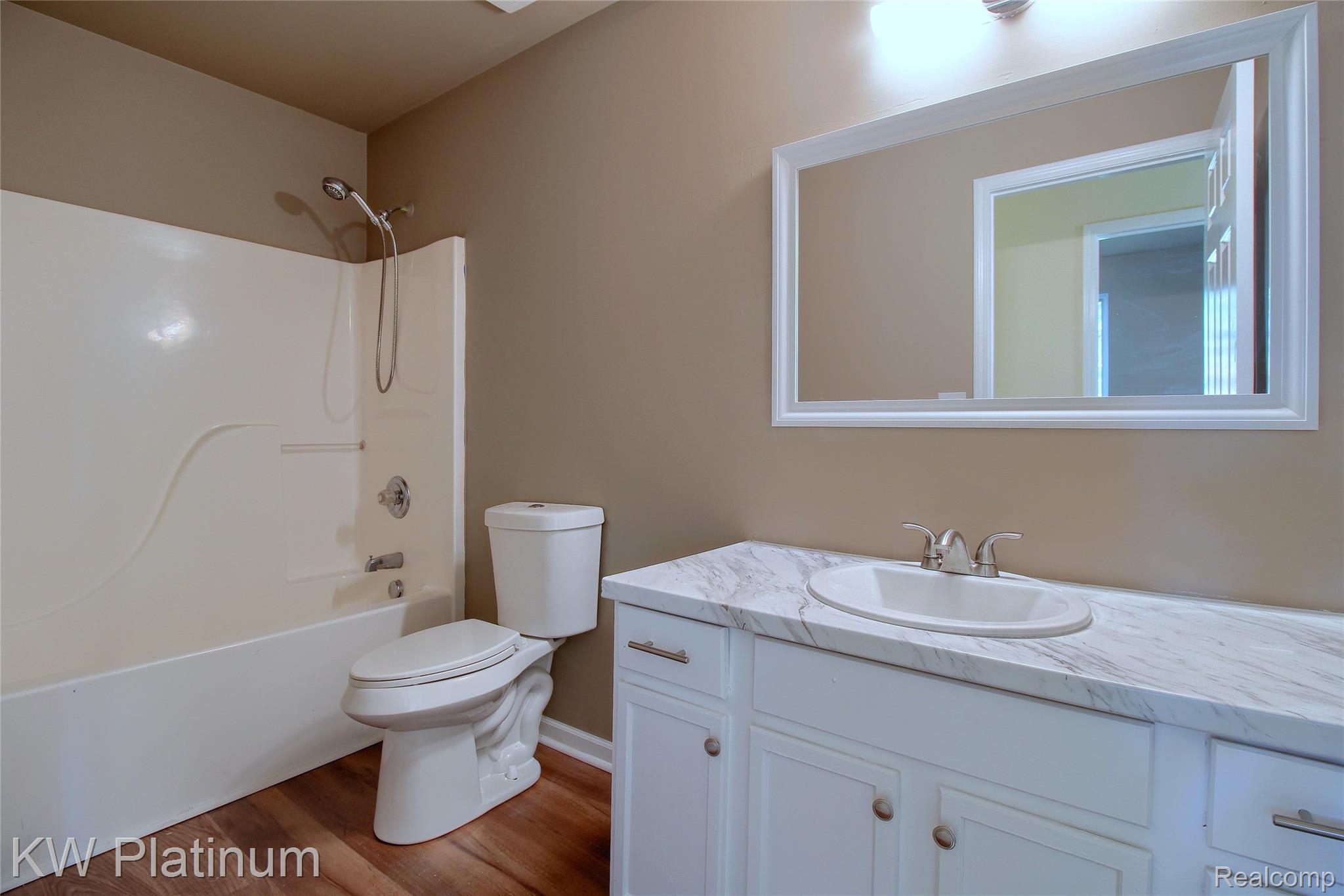 4452 Croissant Street Property Photo 13