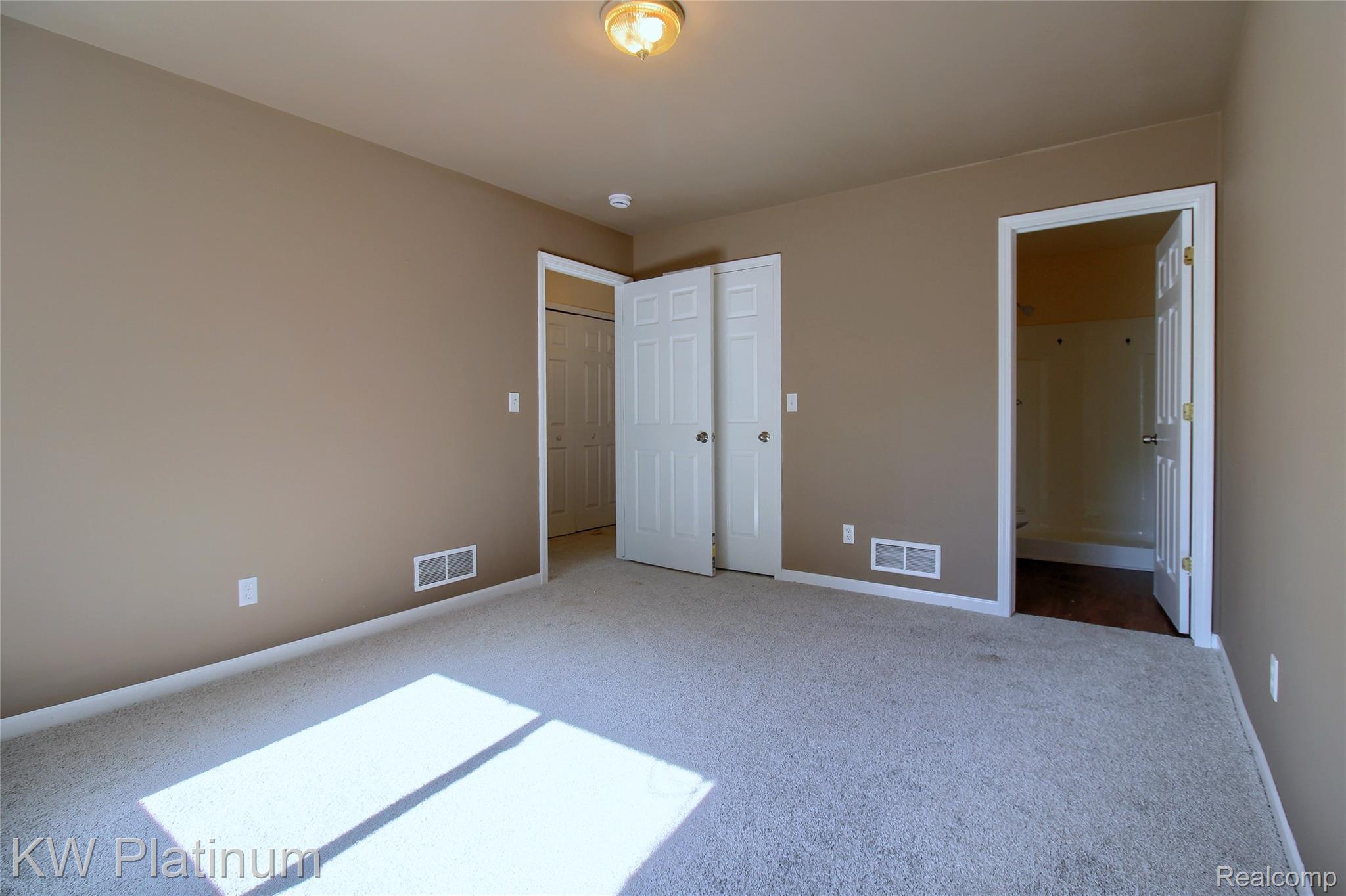 4452 Croissant Street Property Photo 16