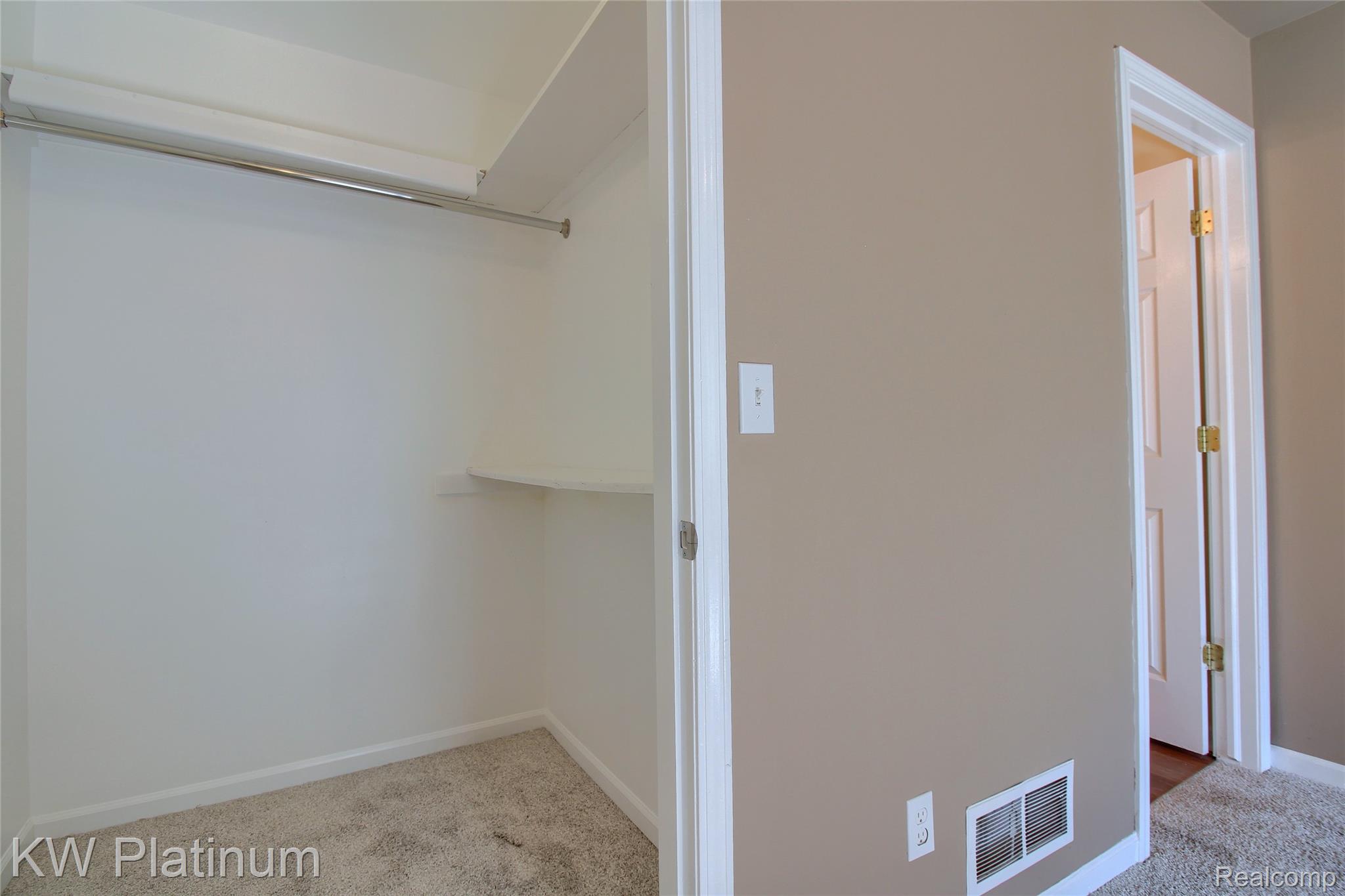 4452 Croissant Street Property Photo 17