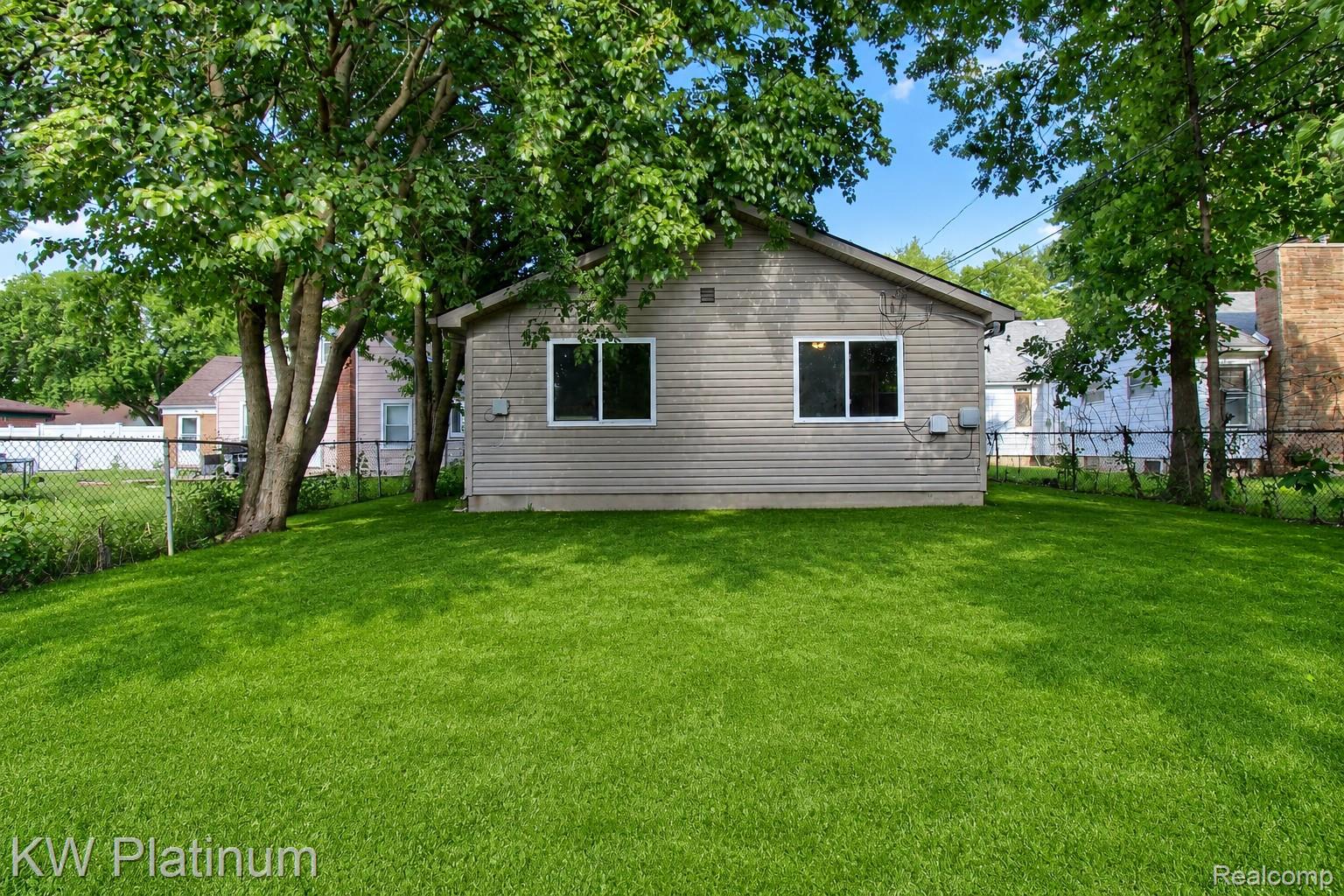 4452 Croissant Street Property Photo 22