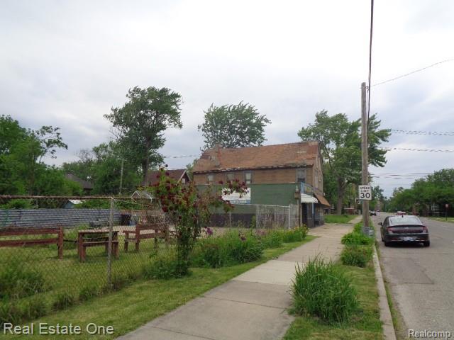 8415 Brush Street Property Photo 8