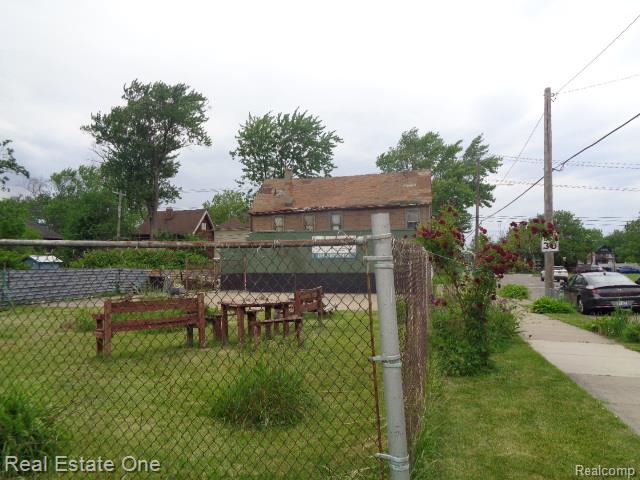 8415 Brush Street Property Photo 9