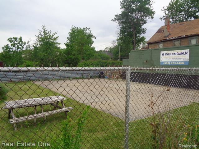 8415 Brush Street Property Photo 18