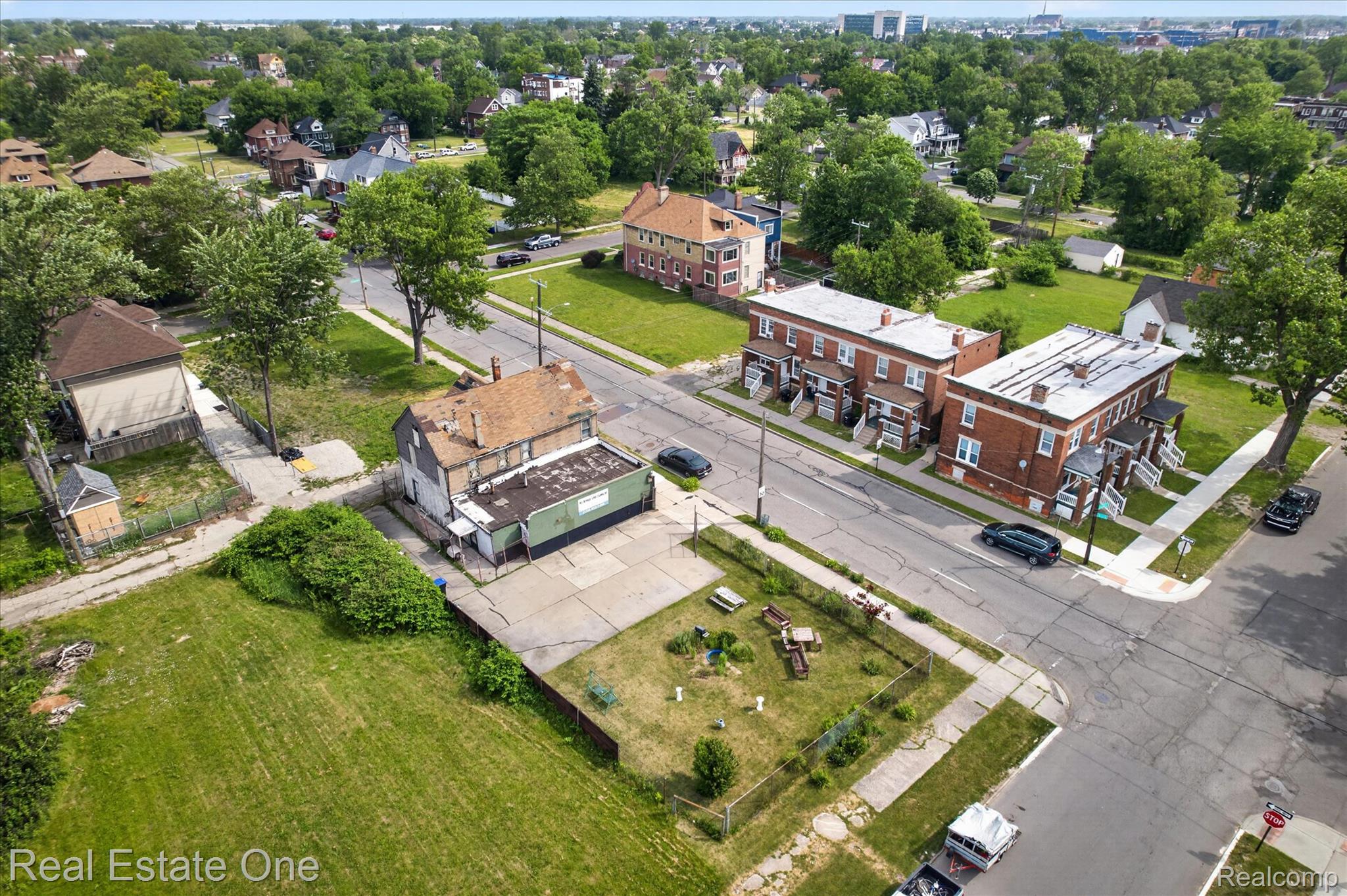 8415 Brush Street Property Photo 25
