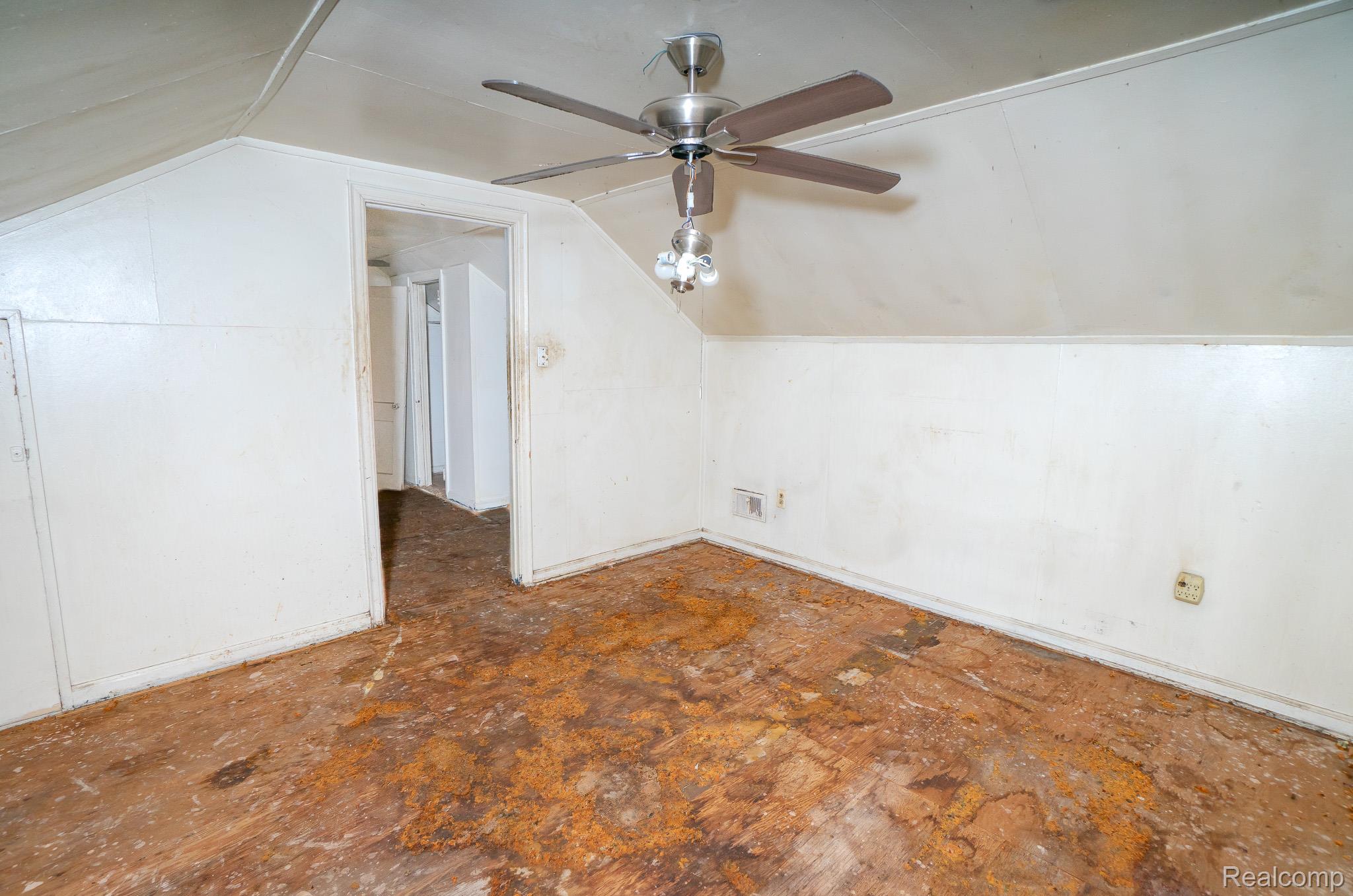 4224 W Davison Property Photo 13
