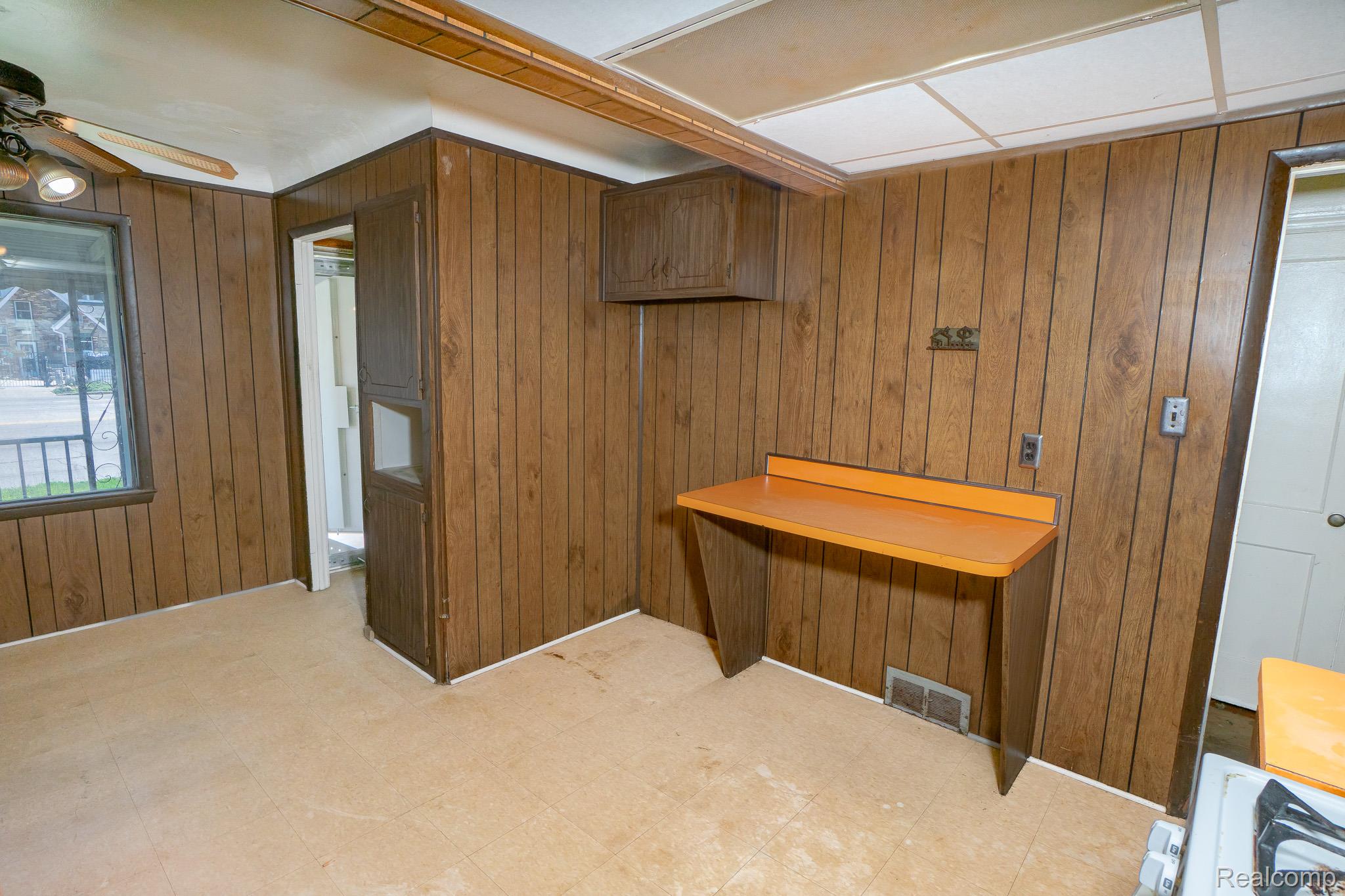 4224 W Davison Property Photo 18