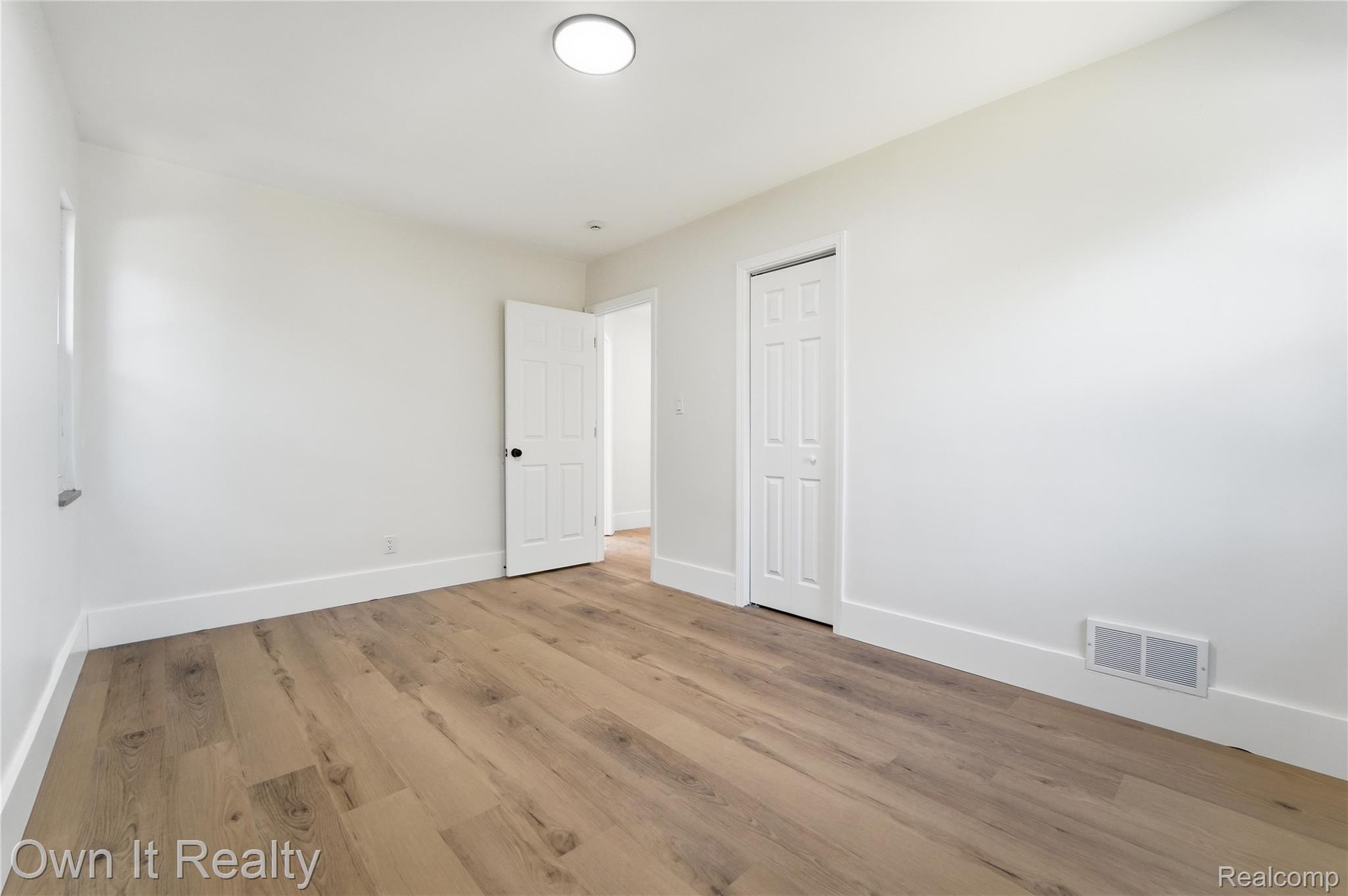 17127 Santa Barbara Drive Property Photo 23