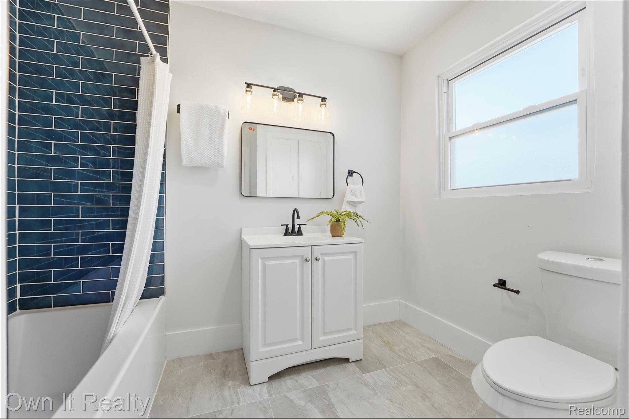 17127 Santa Barbara Drive Property Photo 24