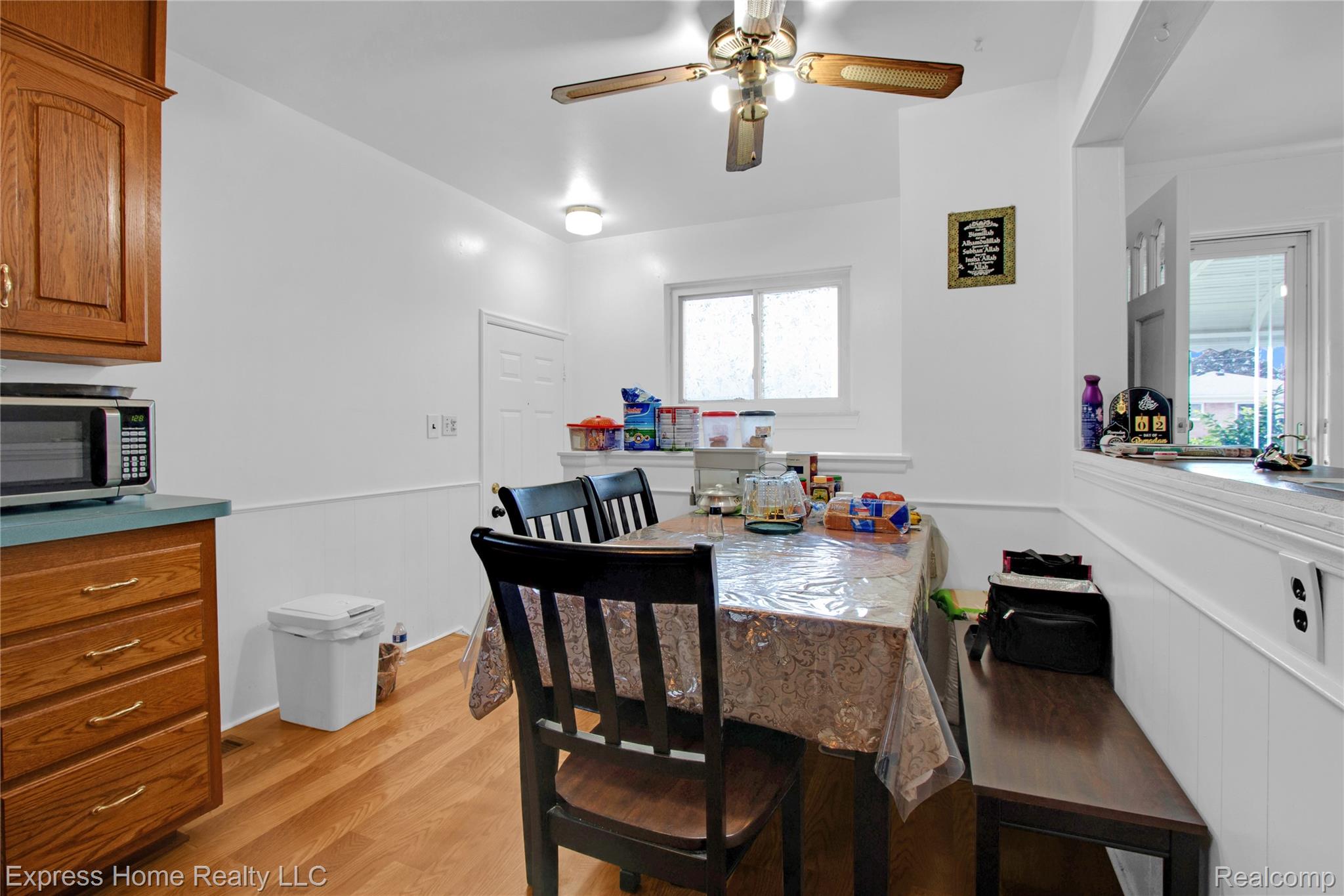 27374 Townsend Avenue Property Photo 5