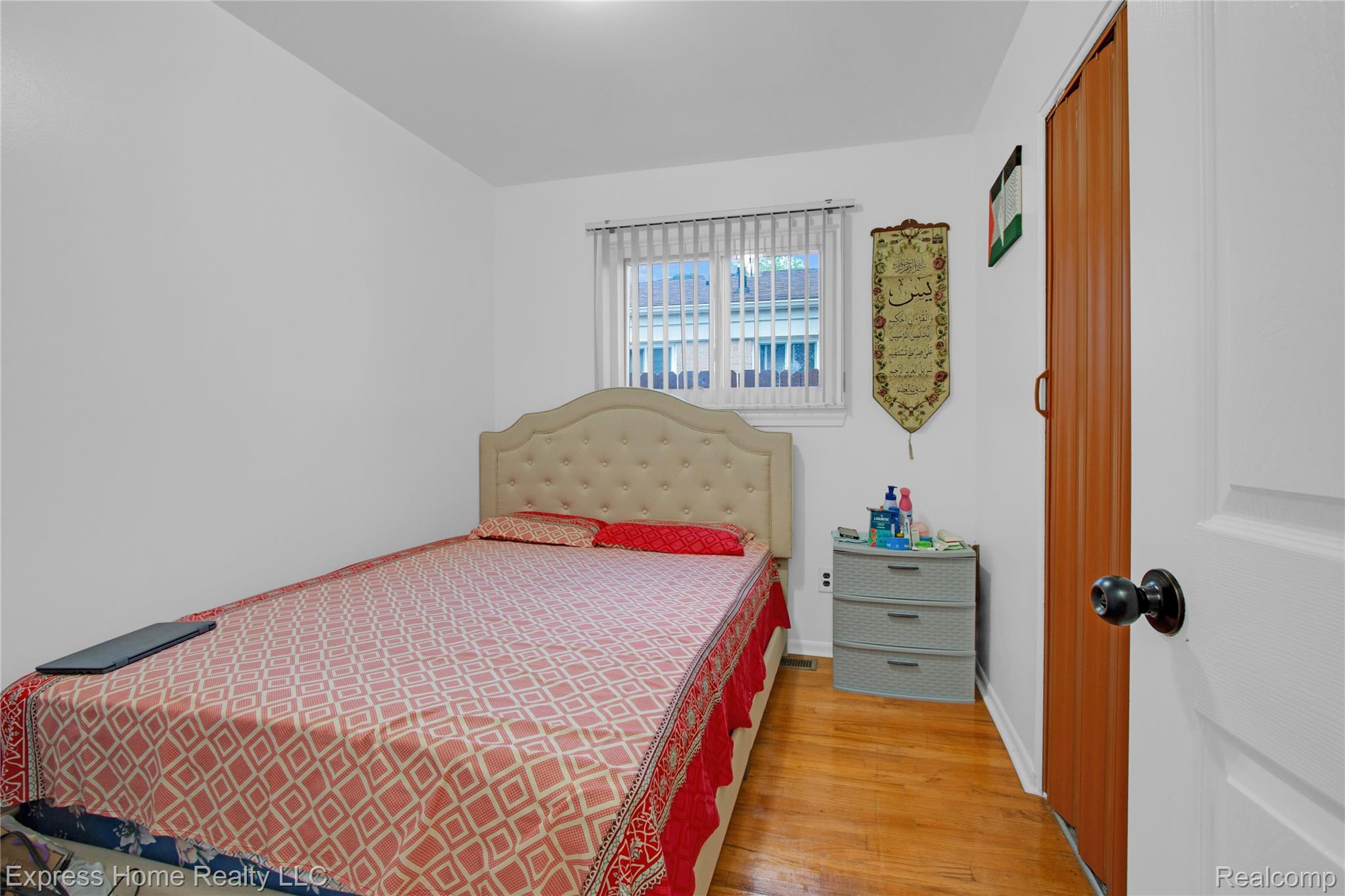 27374 Townsend Avenue Property Photo 8