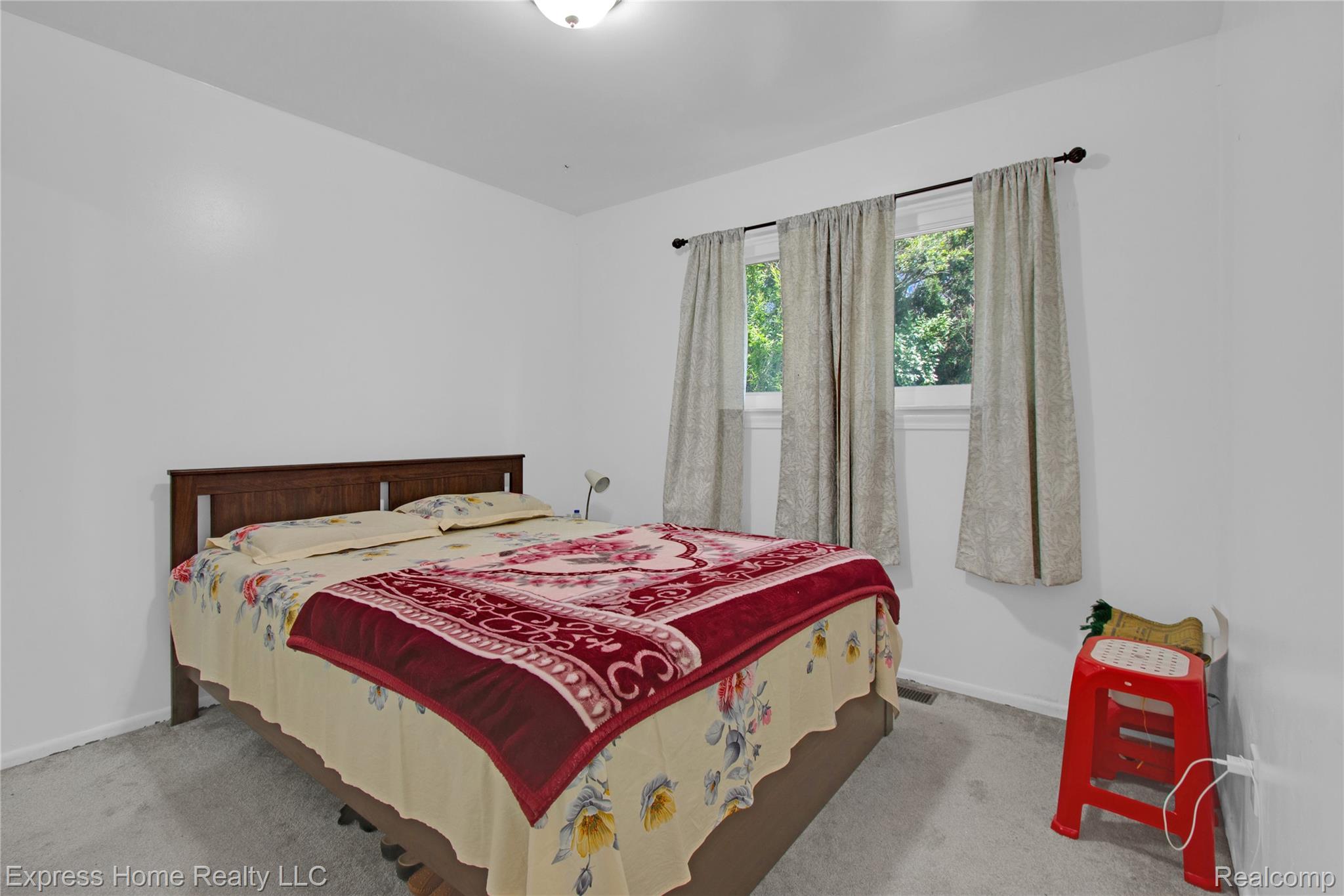 27374 Townsend Avenue Property Photo 9