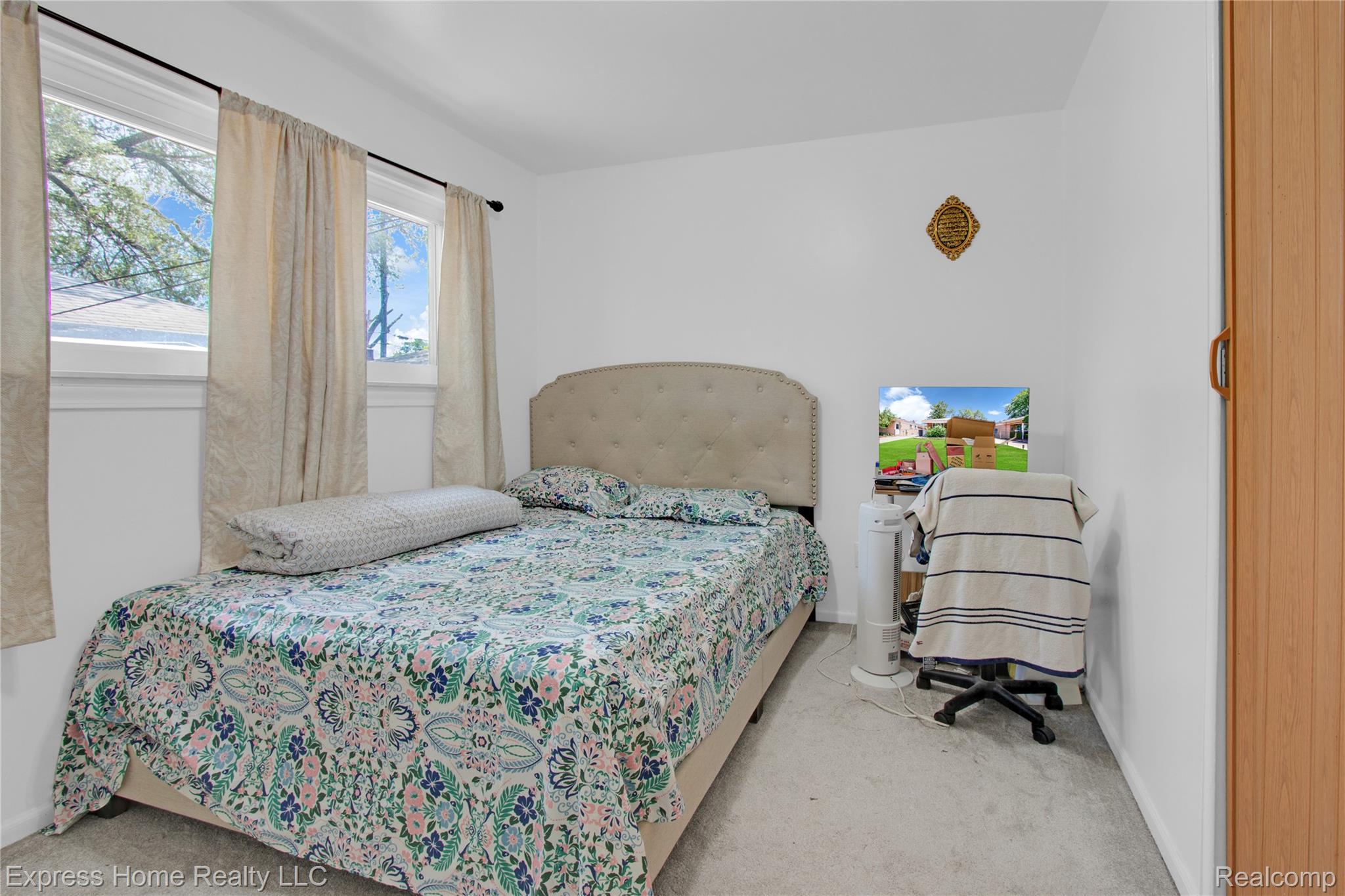 27374 Townsend Avenue Property Photo 10