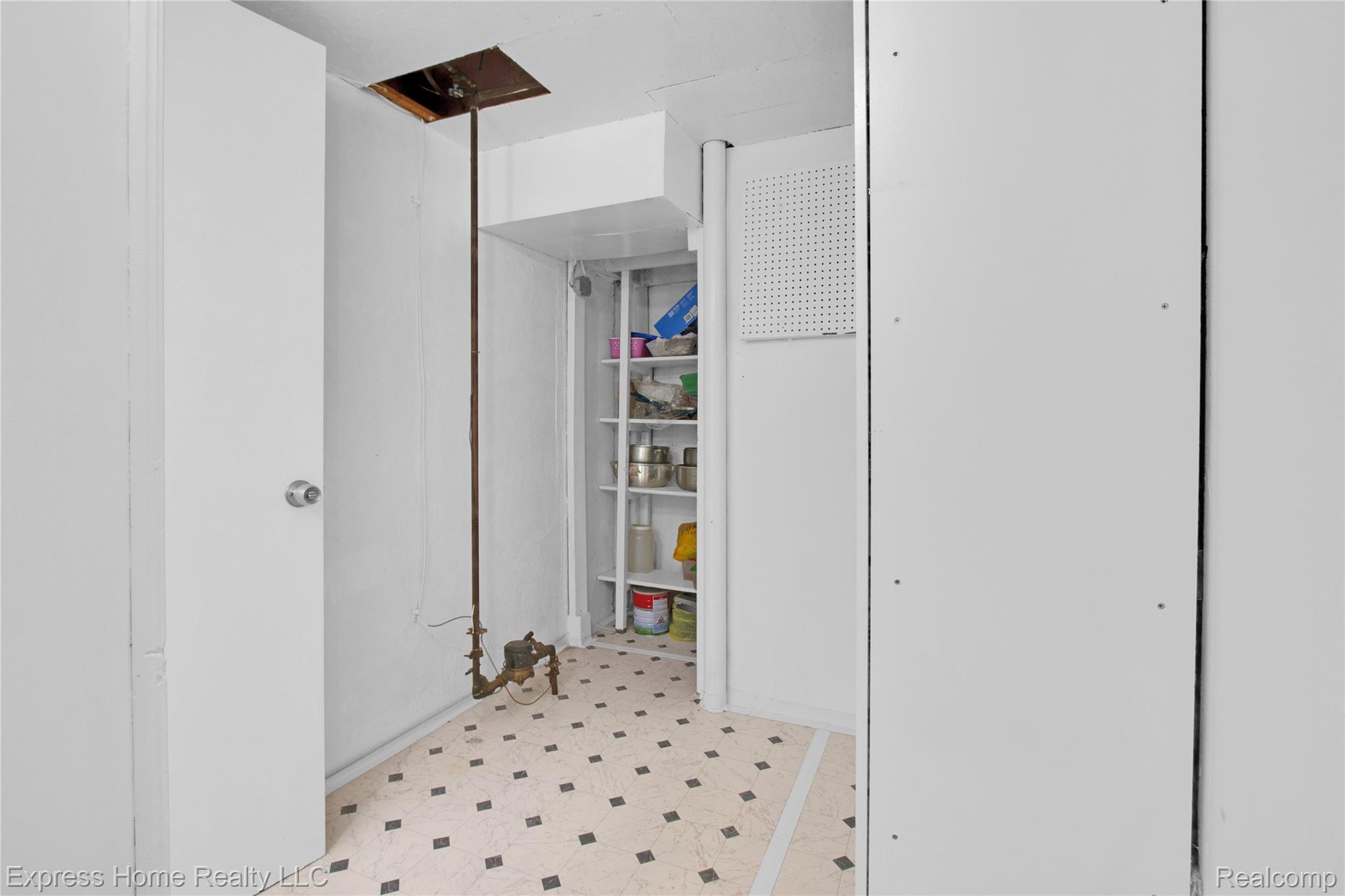 27374 Townsend Avenue Property Photo 16