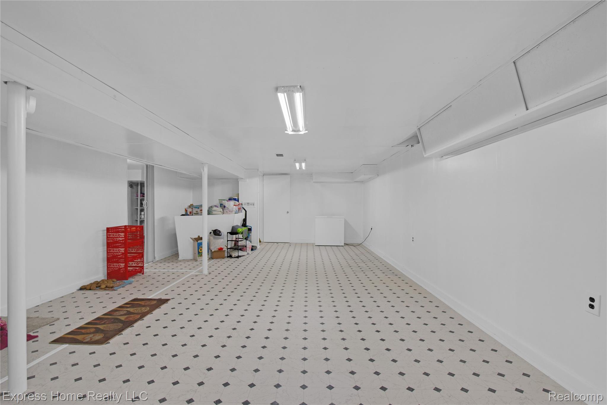 27374 Townsend Avenue Property Photo 17