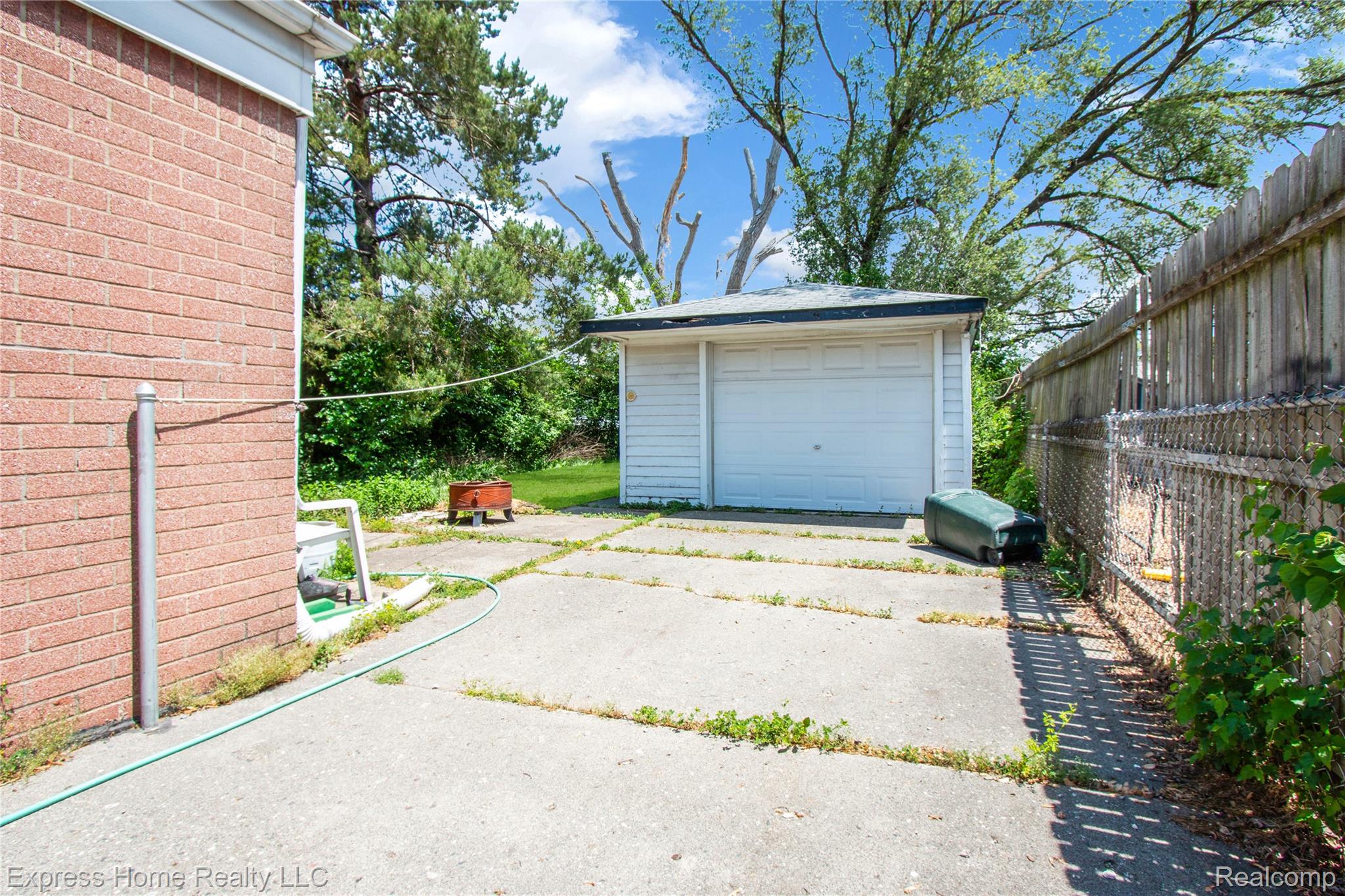 27374 Townsend Avenue Property Photo 18