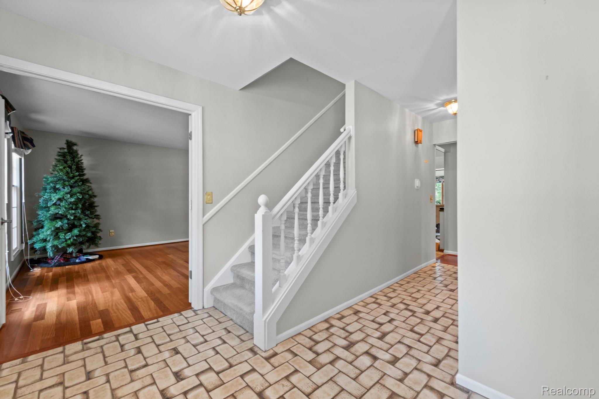 871 Spartan Drive Property Photo 4