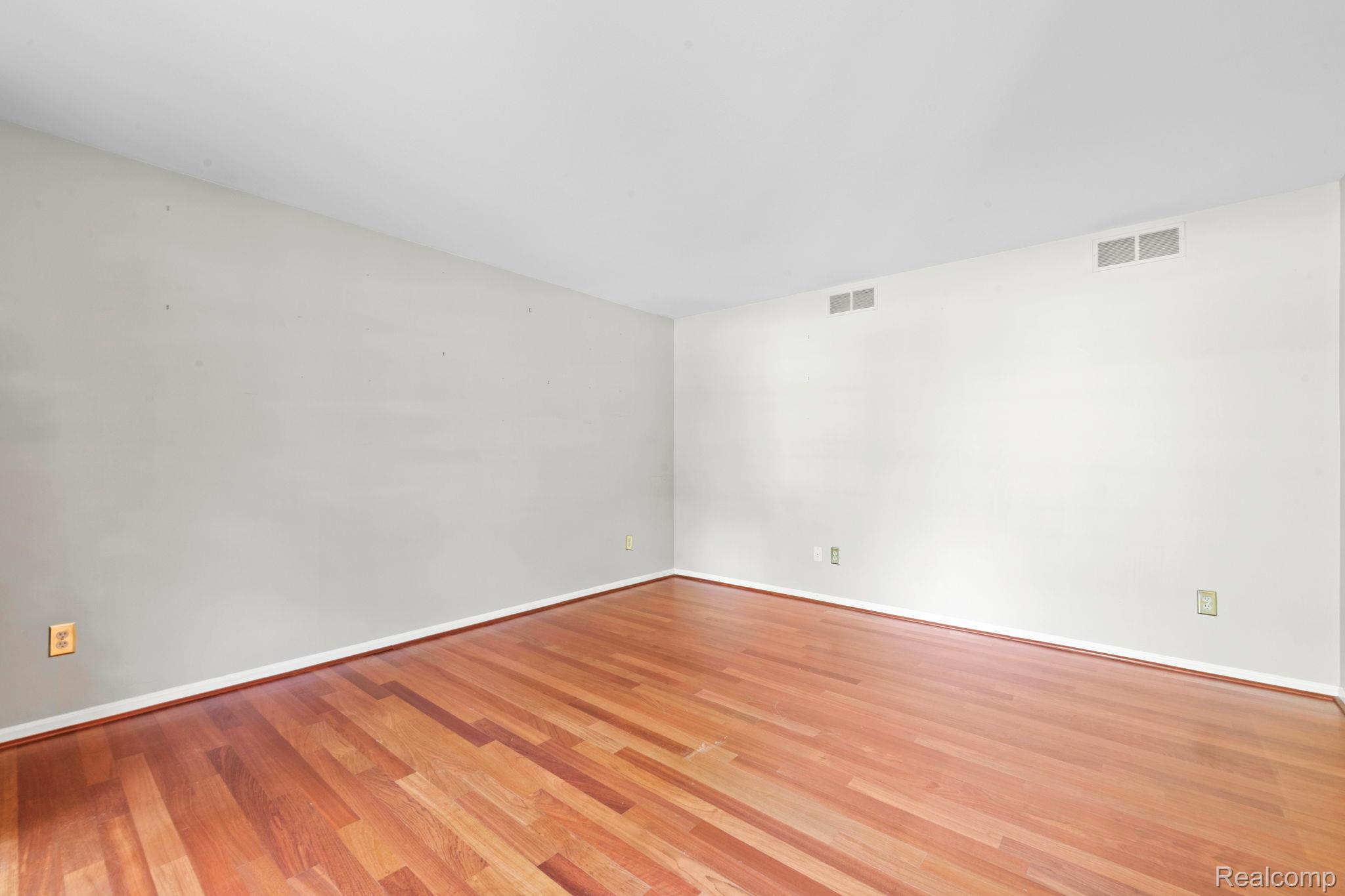 871 Spartan Drive Property Photo 5