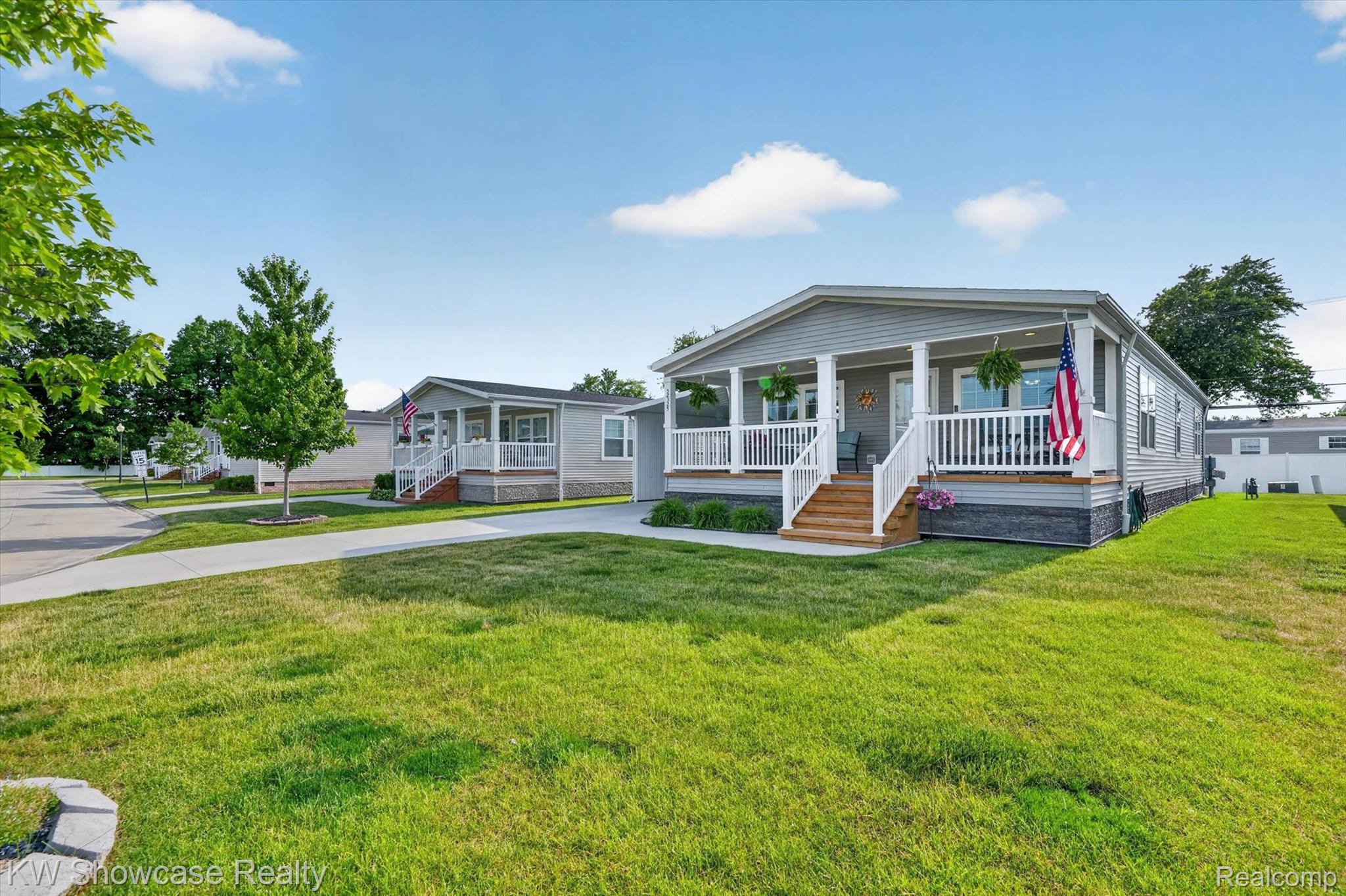 52525 Willow Wood Court Property Photo 1