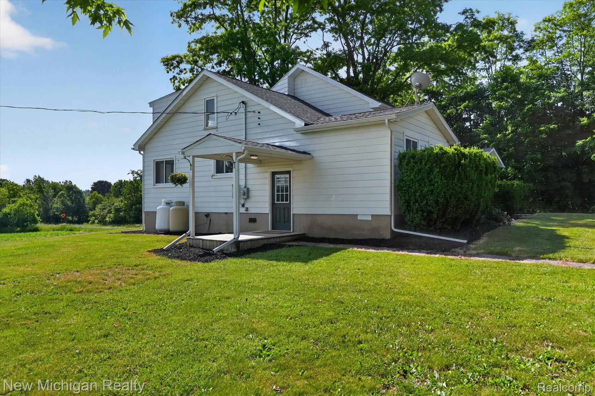 11374 Lahring Road Property Photo 5
