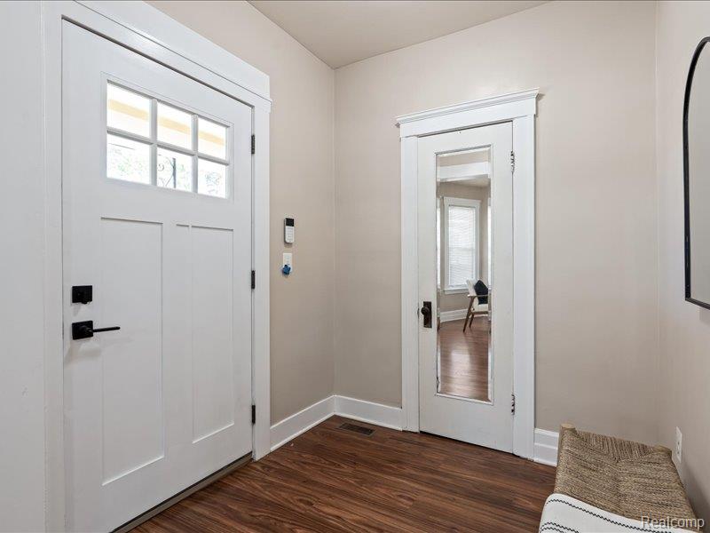 4498 Fischer Street Property Photo 6