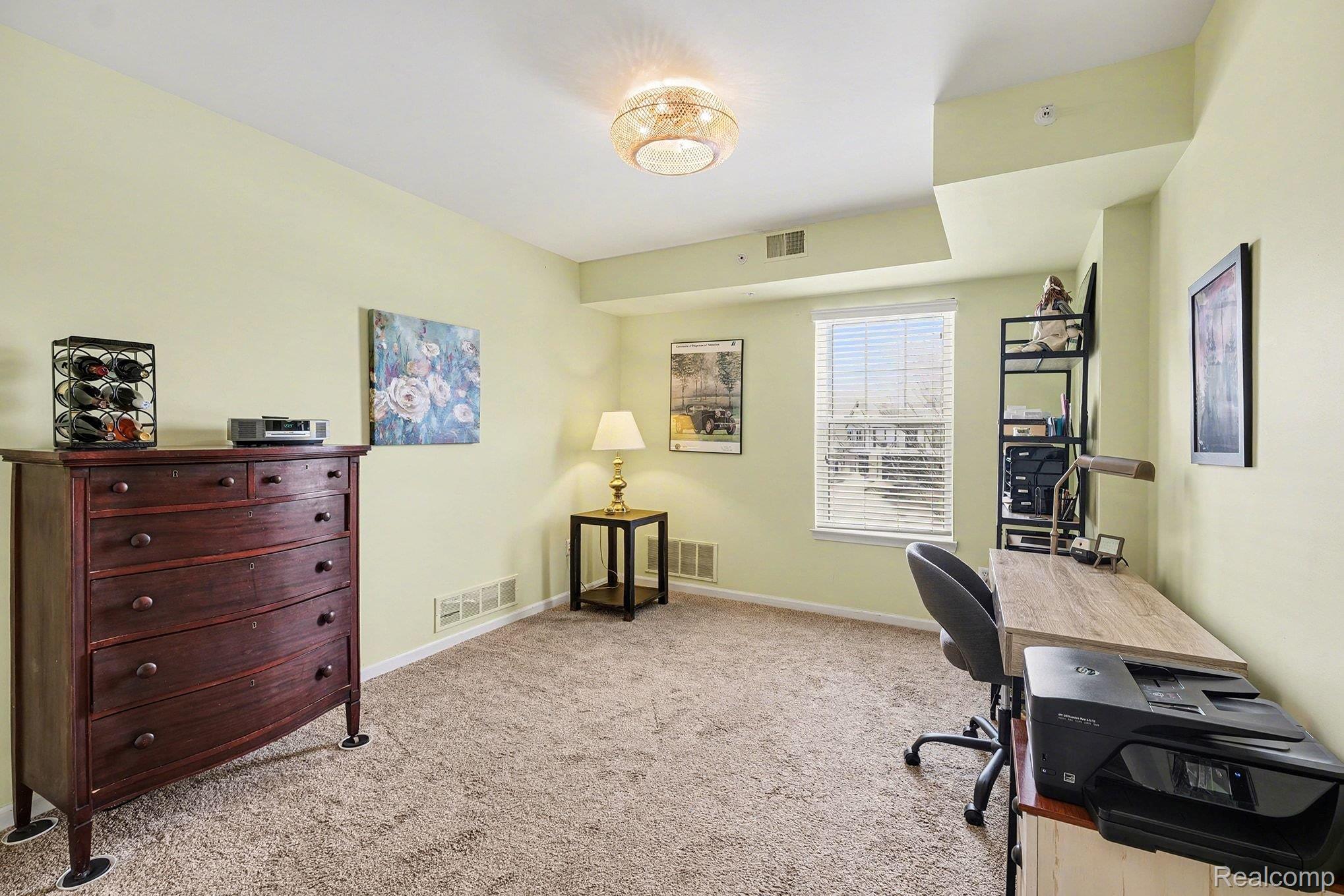2104 Country Club Drive Property Photo 18