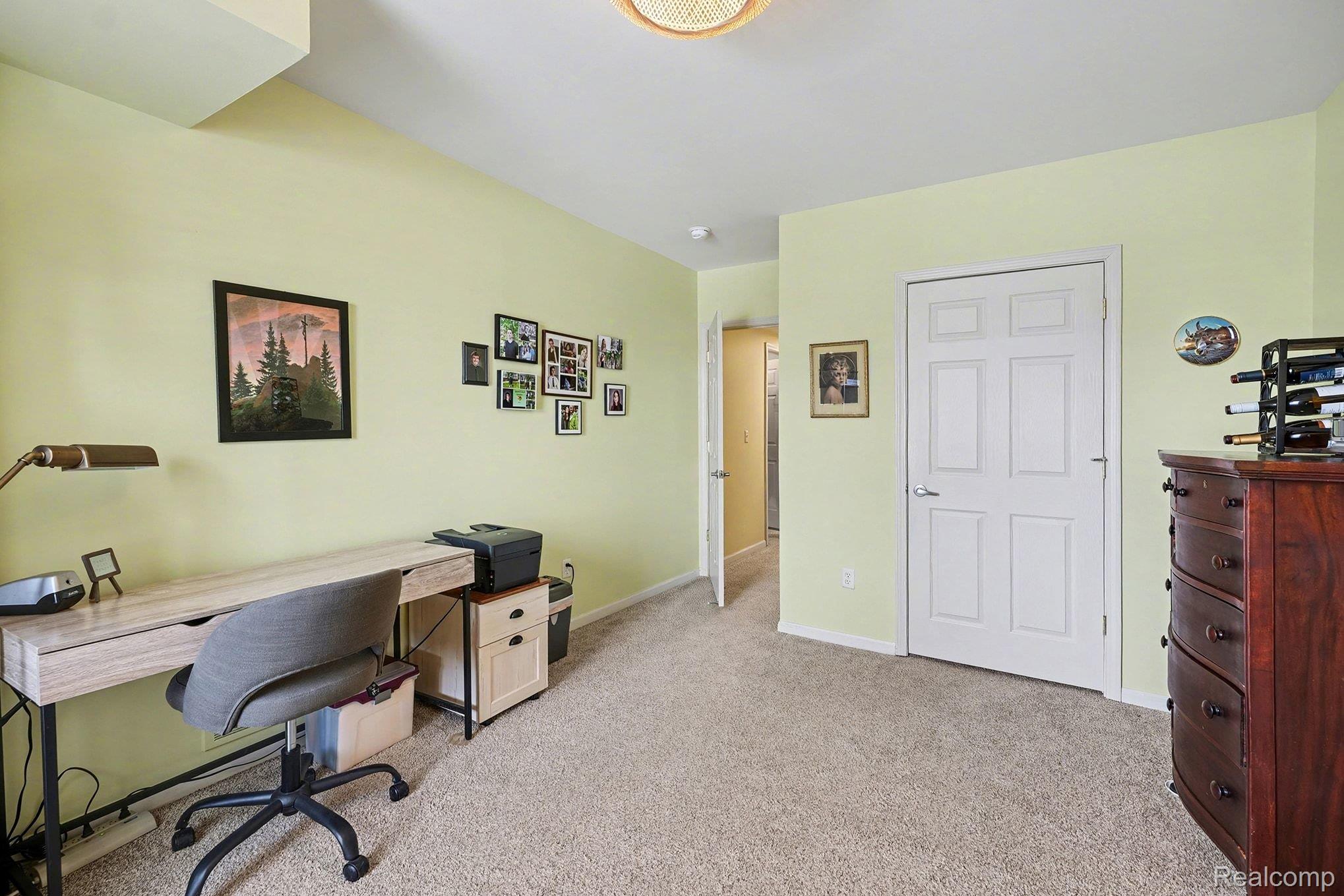 2104 Country Club Drive Property Photo 19