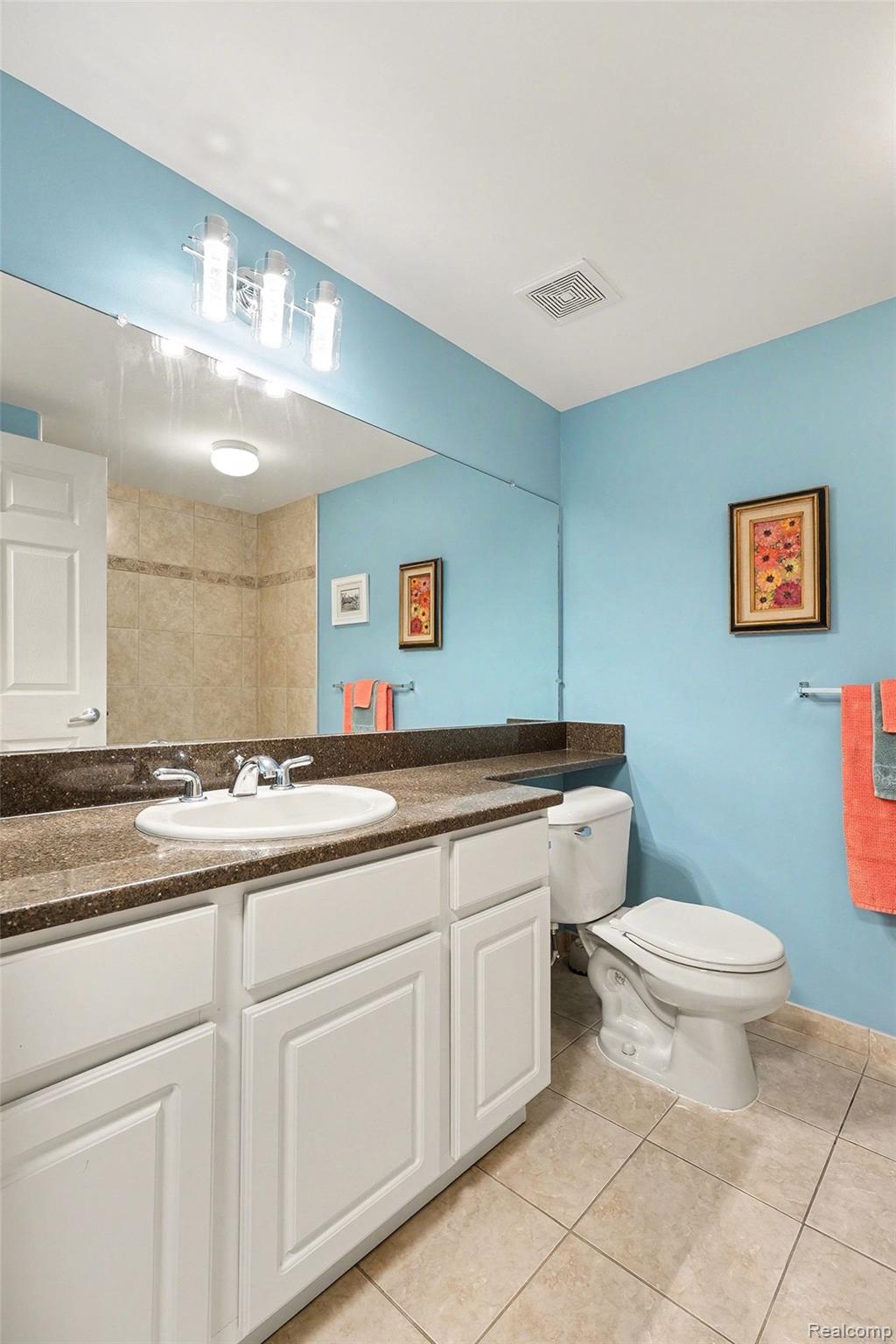 2104 Country Club Drive Property Photo 20