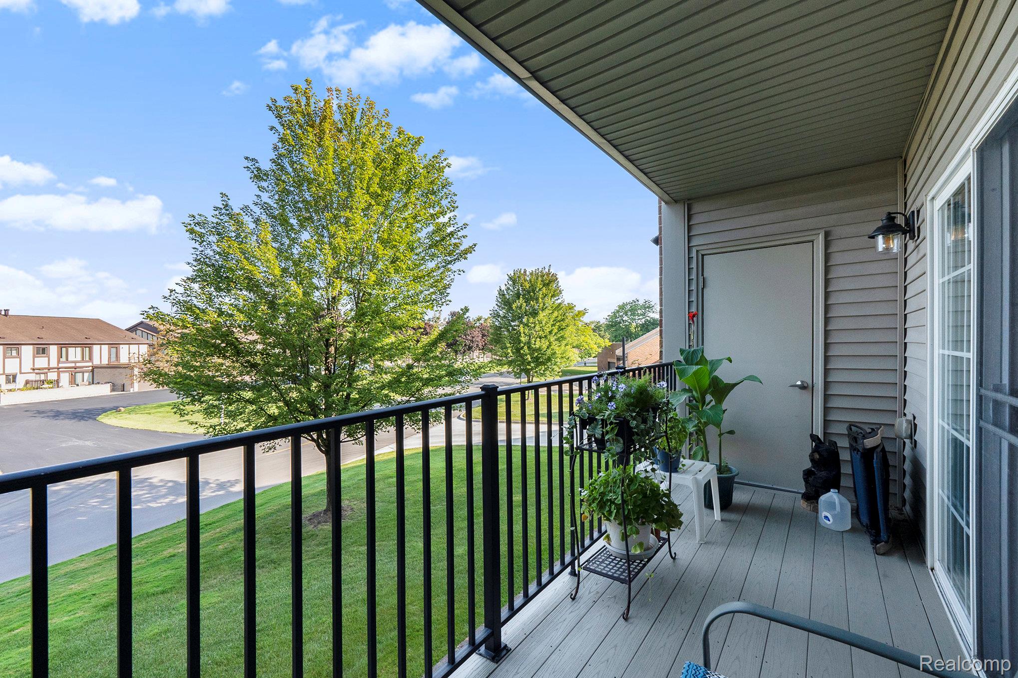 2104 Country Club Drive Property Photo 22