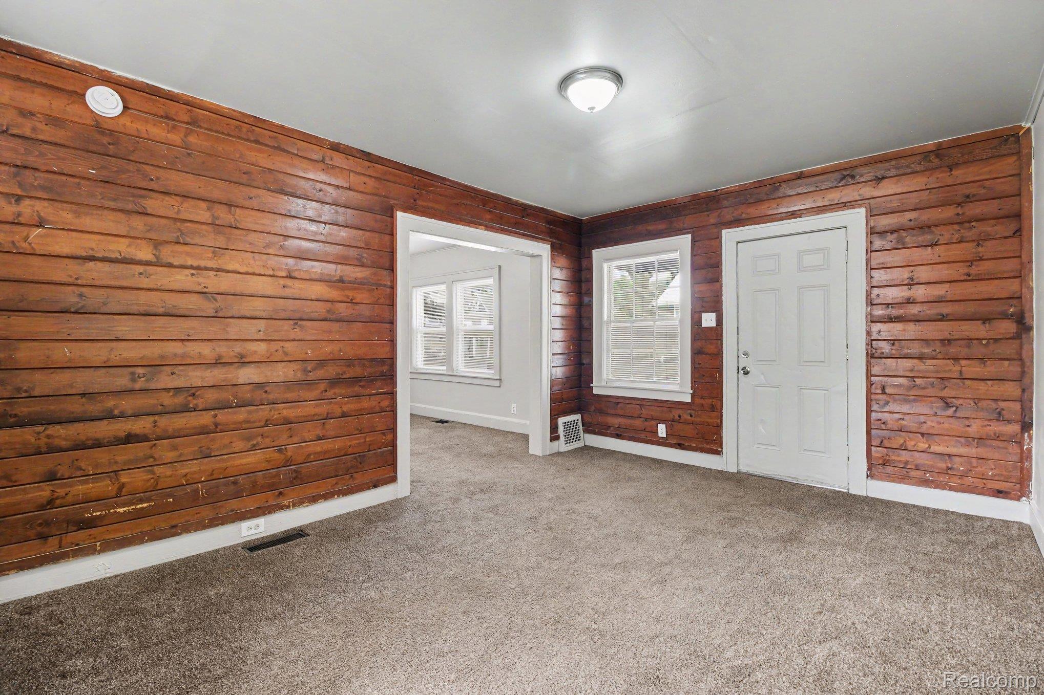 680 N Perry Street Property Photo 4