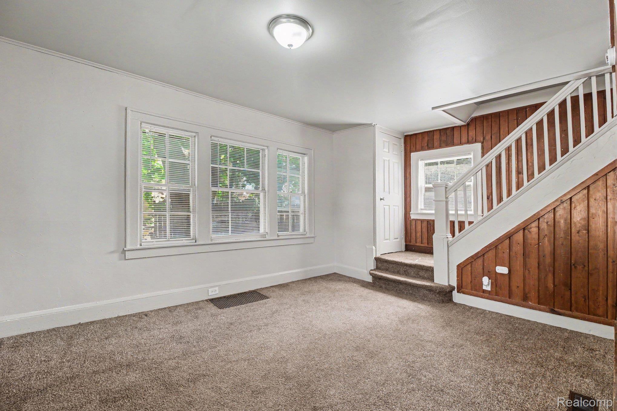 680 N Perry Street Property Photo 6
